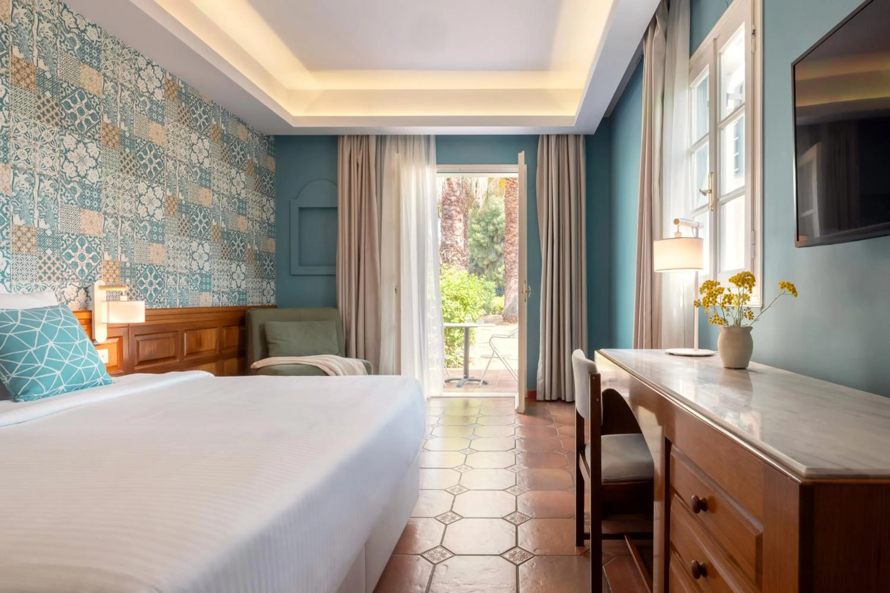 Bedroom, Bed in Zeus Eretria Resort