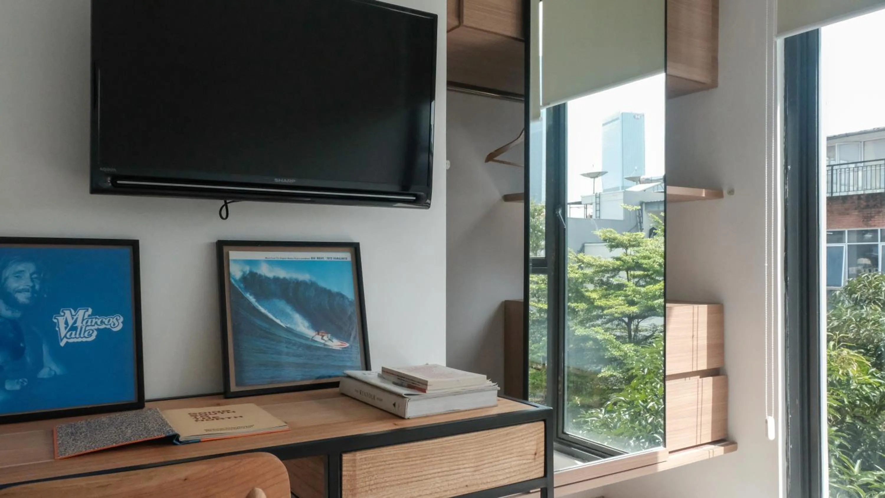 TV and multimedia in Tengah Tengah