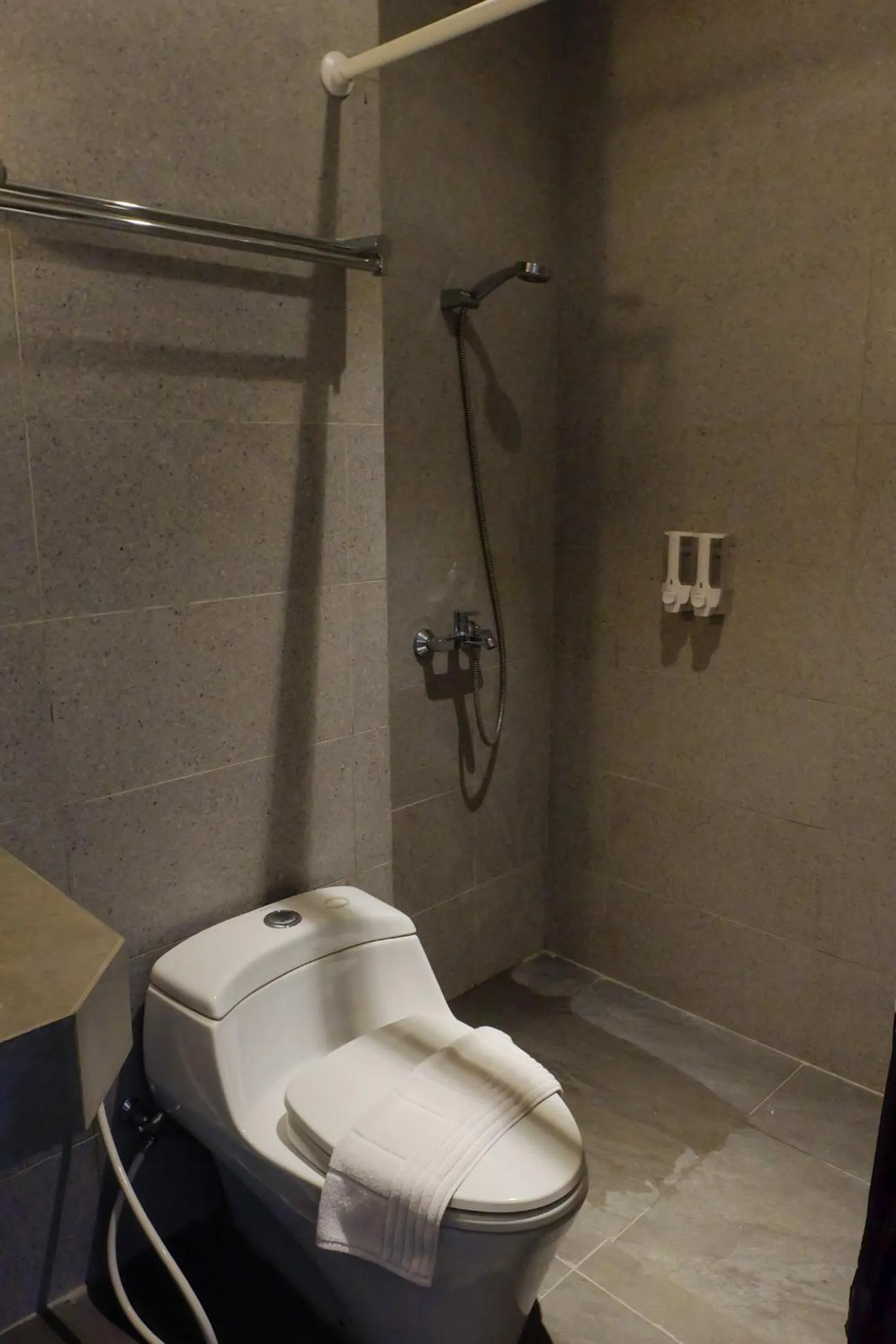 Bathroom in Tengah Tengah