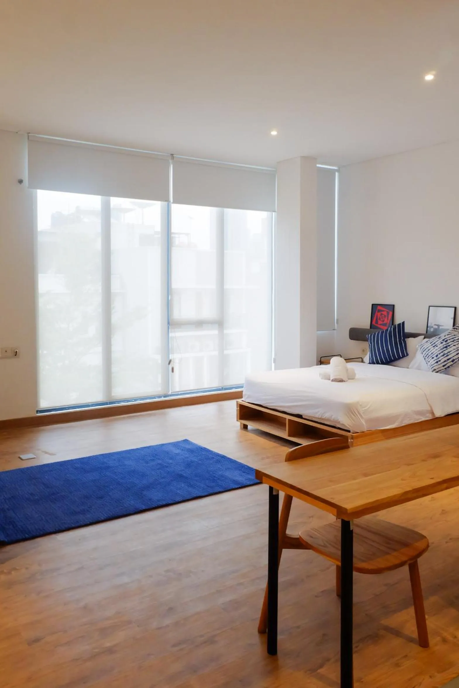 Bedroom, Bed in Tengah Tengah