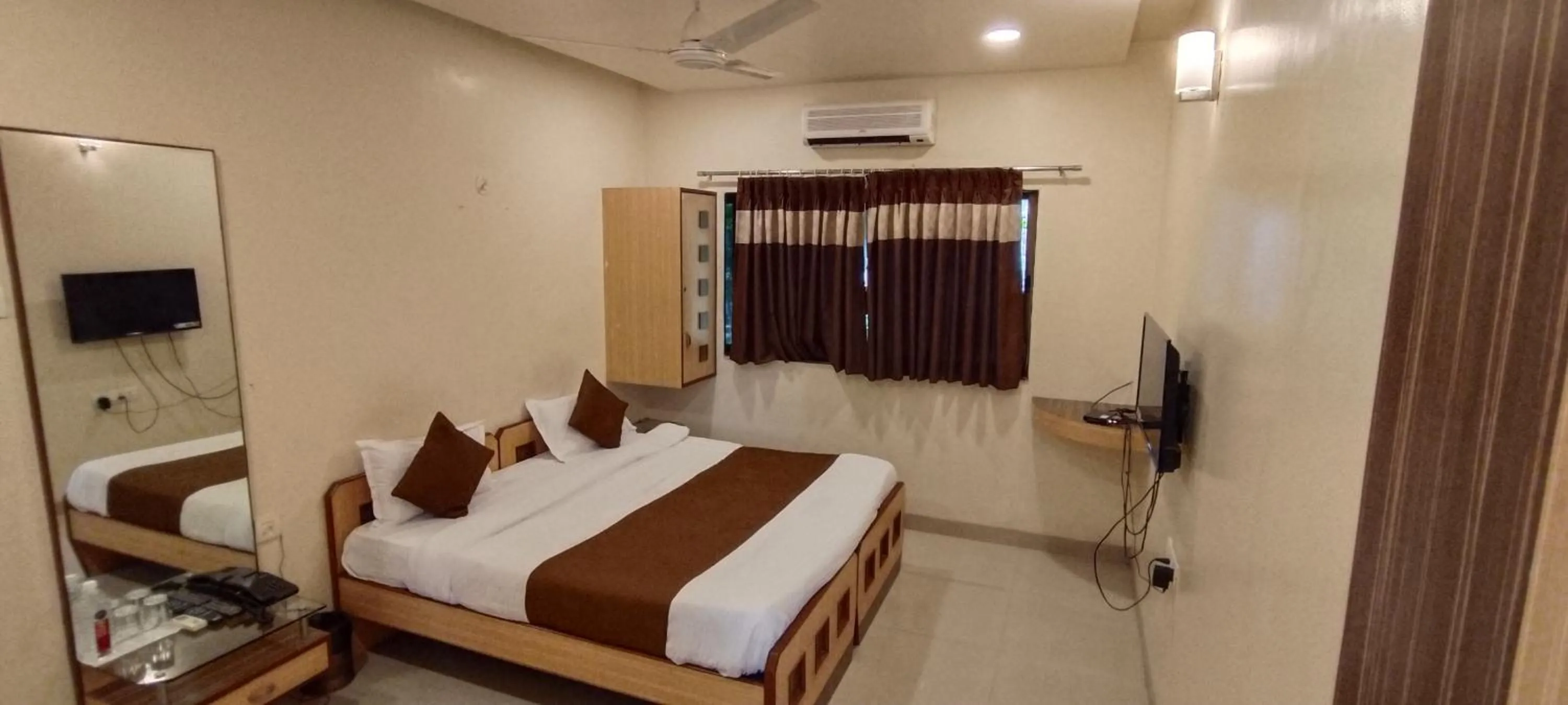 Bedroom, Bed in Aquarius Resort