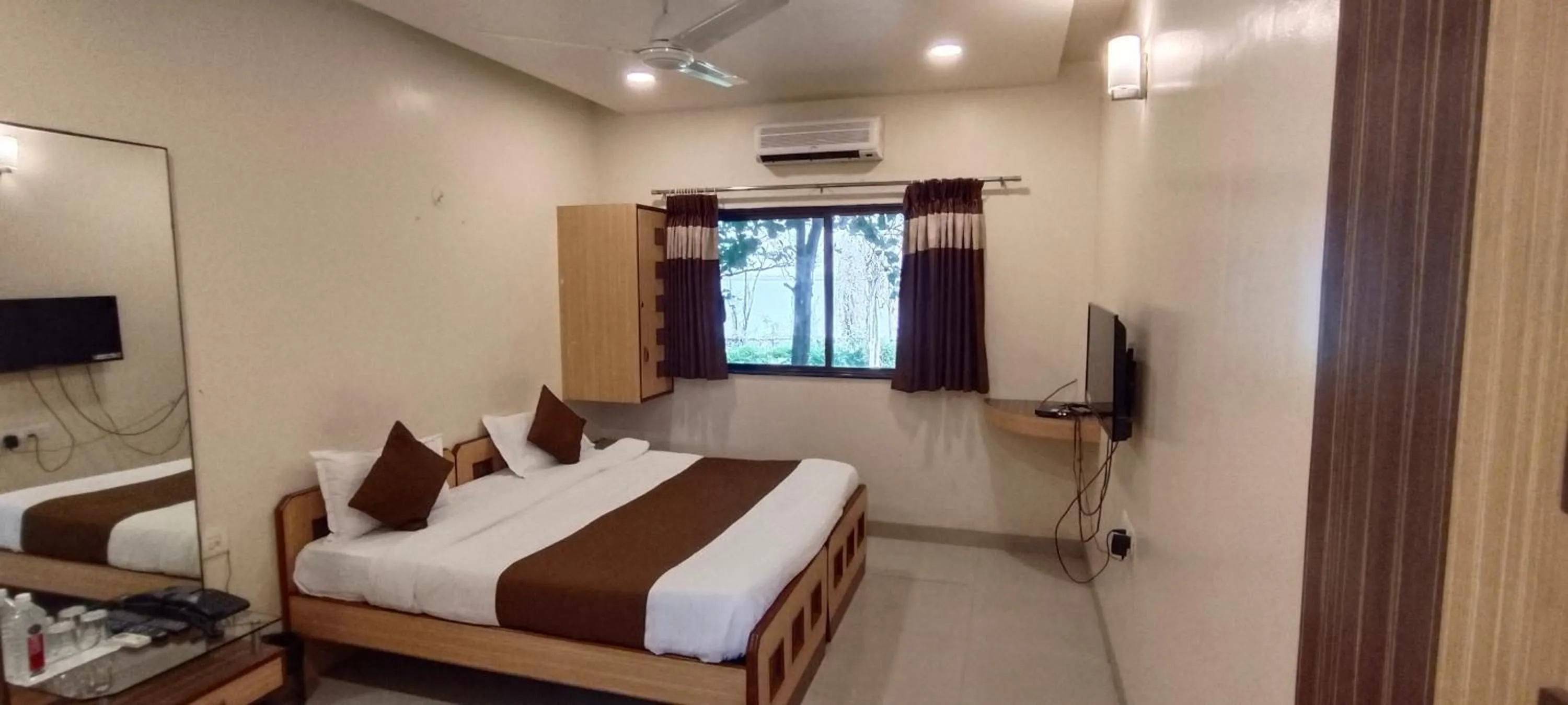 Bedroom, Bed in Aquarius Resort