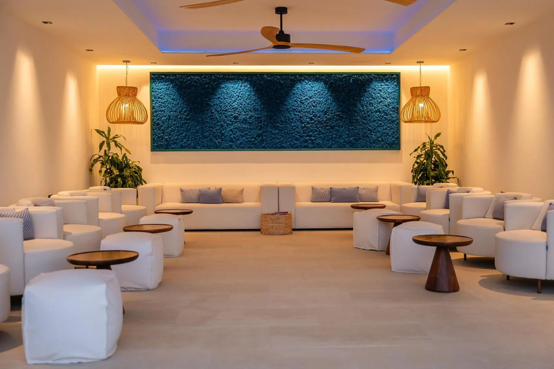 Communal lounge/ TV room in Royal Marina Suites Boutique Hotel - Adults Only