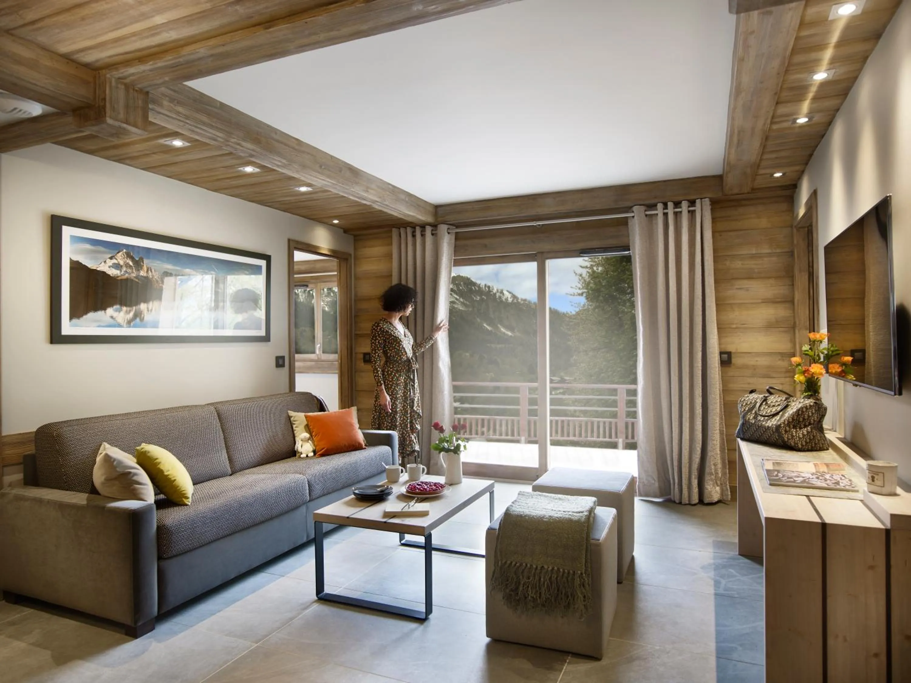 TV and multimedia in MGM Hôtels & Résidences - Résidence Chalets Laska