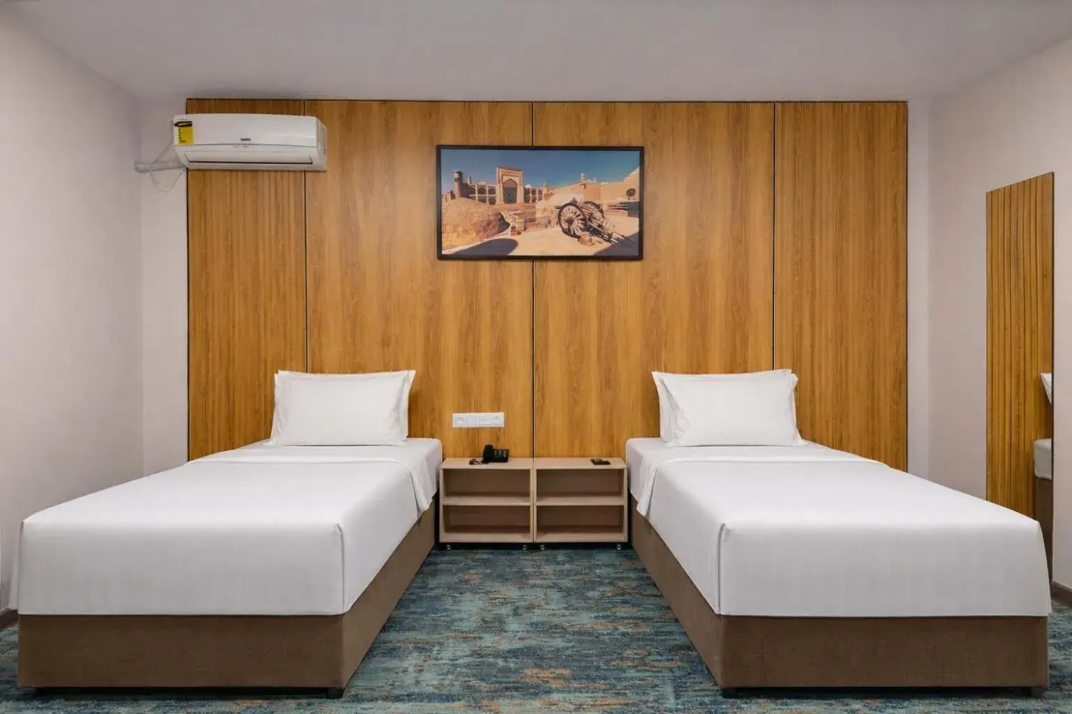 Budget Twin Room in Musafir Hotel Budget Twin Room in Musafir Hotel