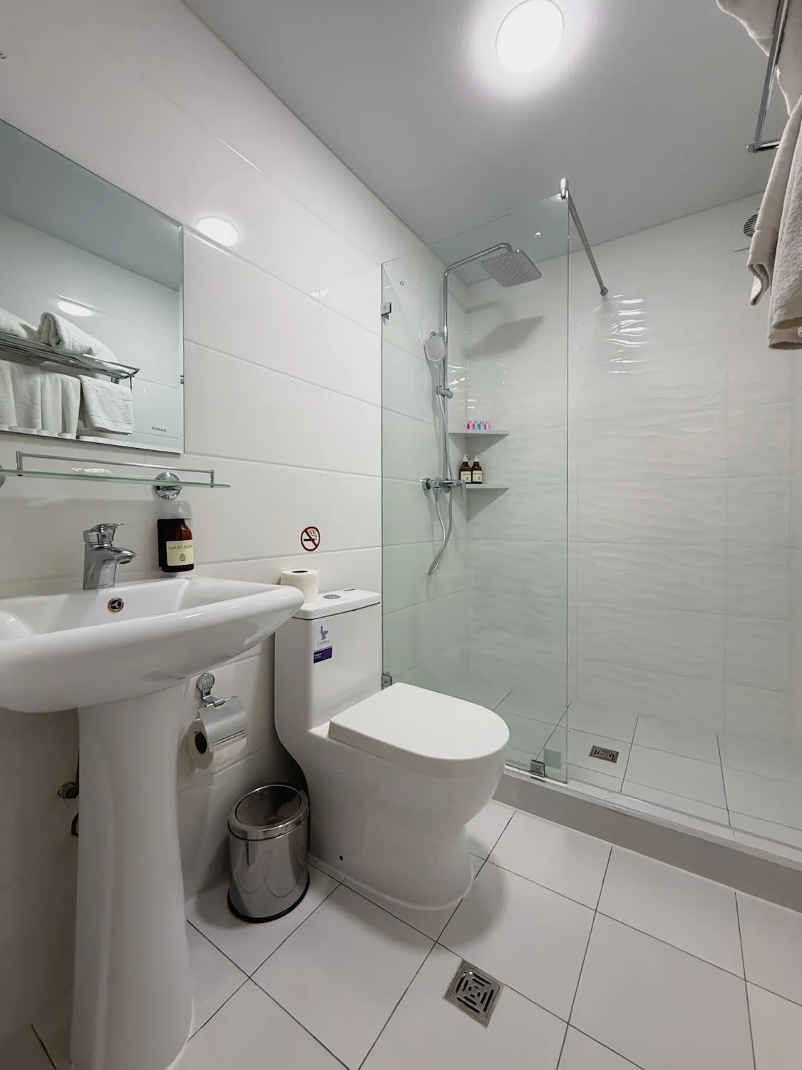 Shower in Musafir Hotel