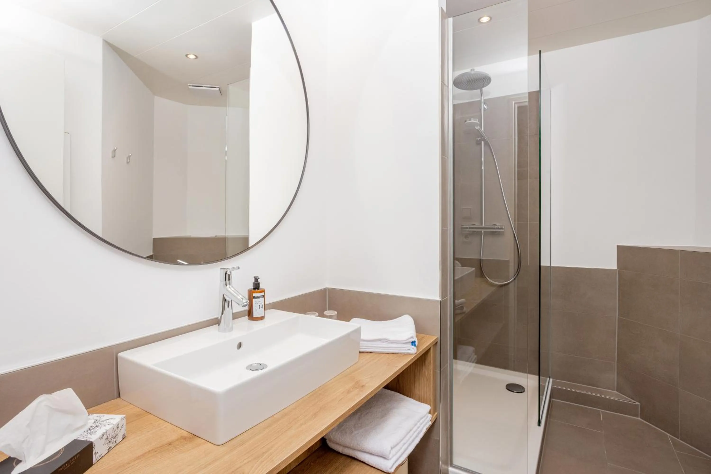 Bathroom in maakt Hotel