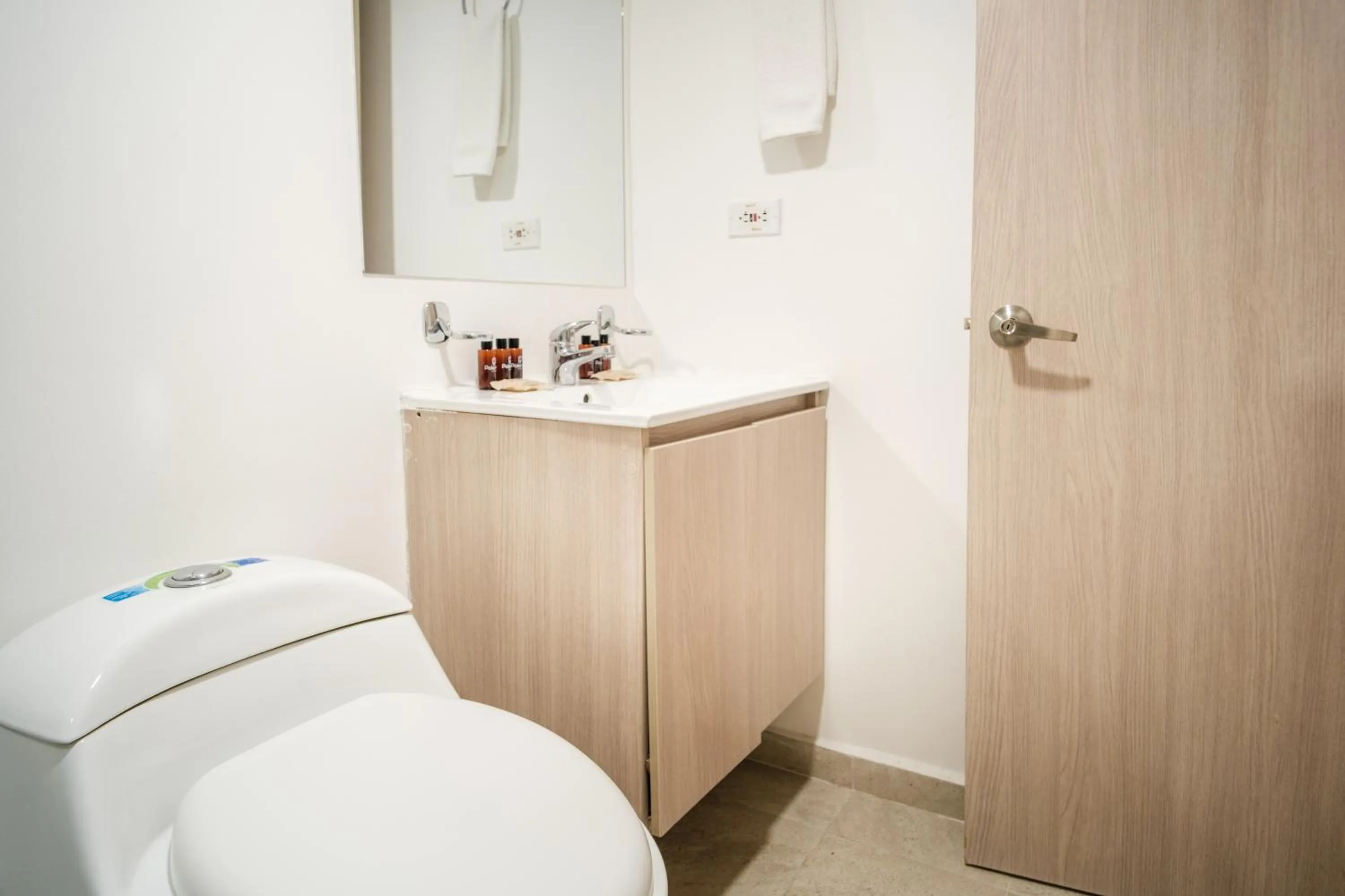 Bathroom in Palermo Home Bogota & Art Gallery