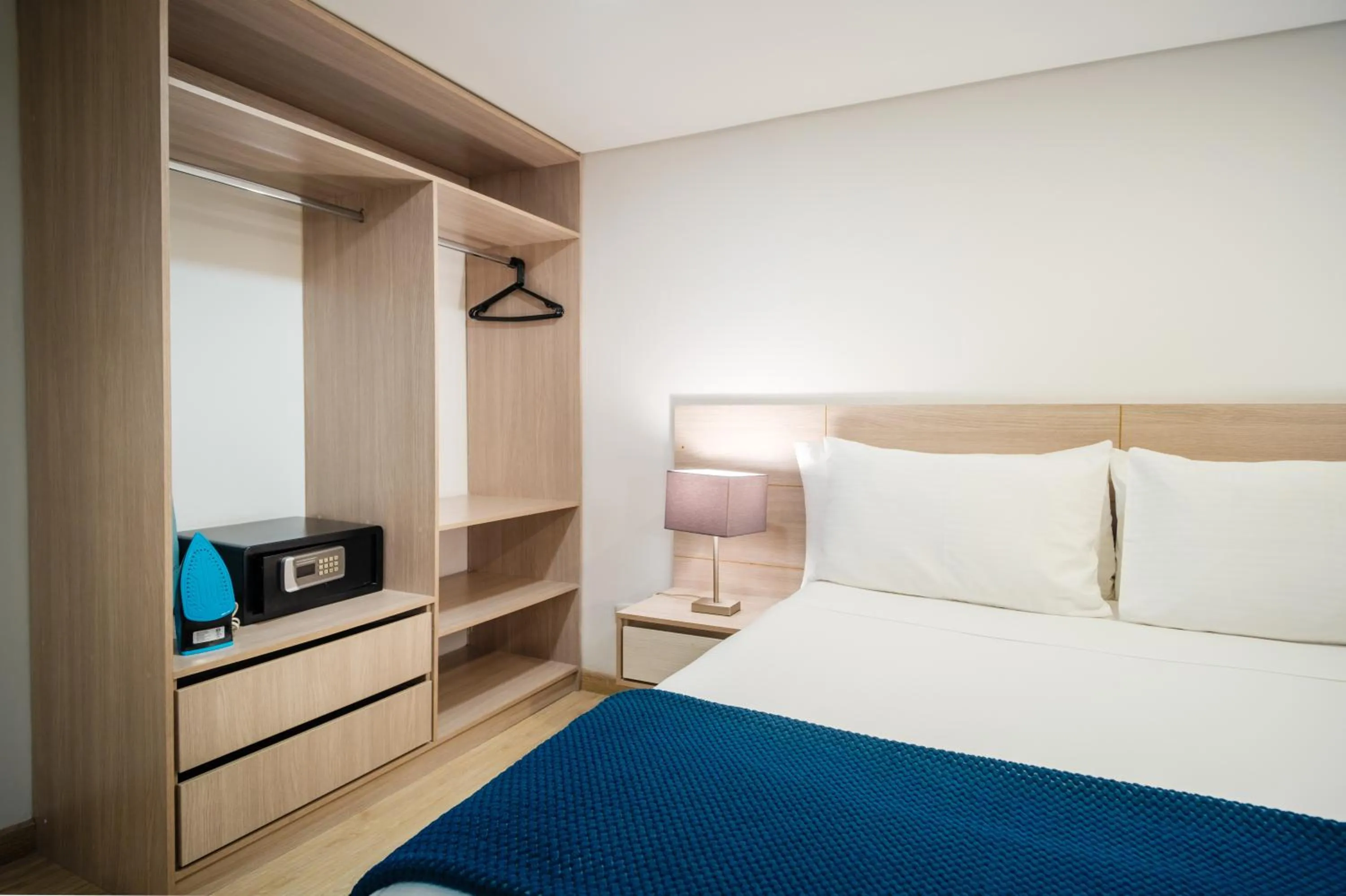 wardrobe, Bed in Palermo Home Bogota & Art Gallery