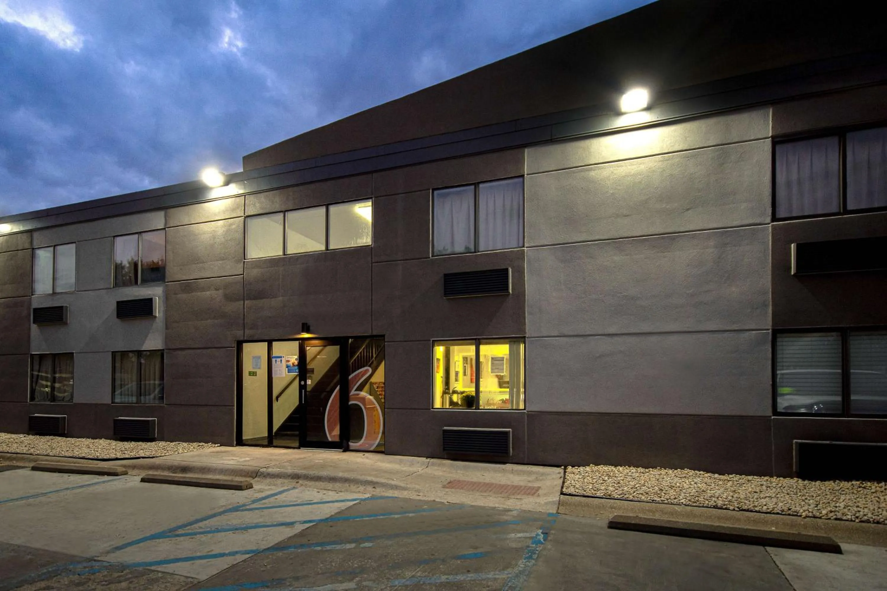 Property building in Studio 6 Merrillville IN