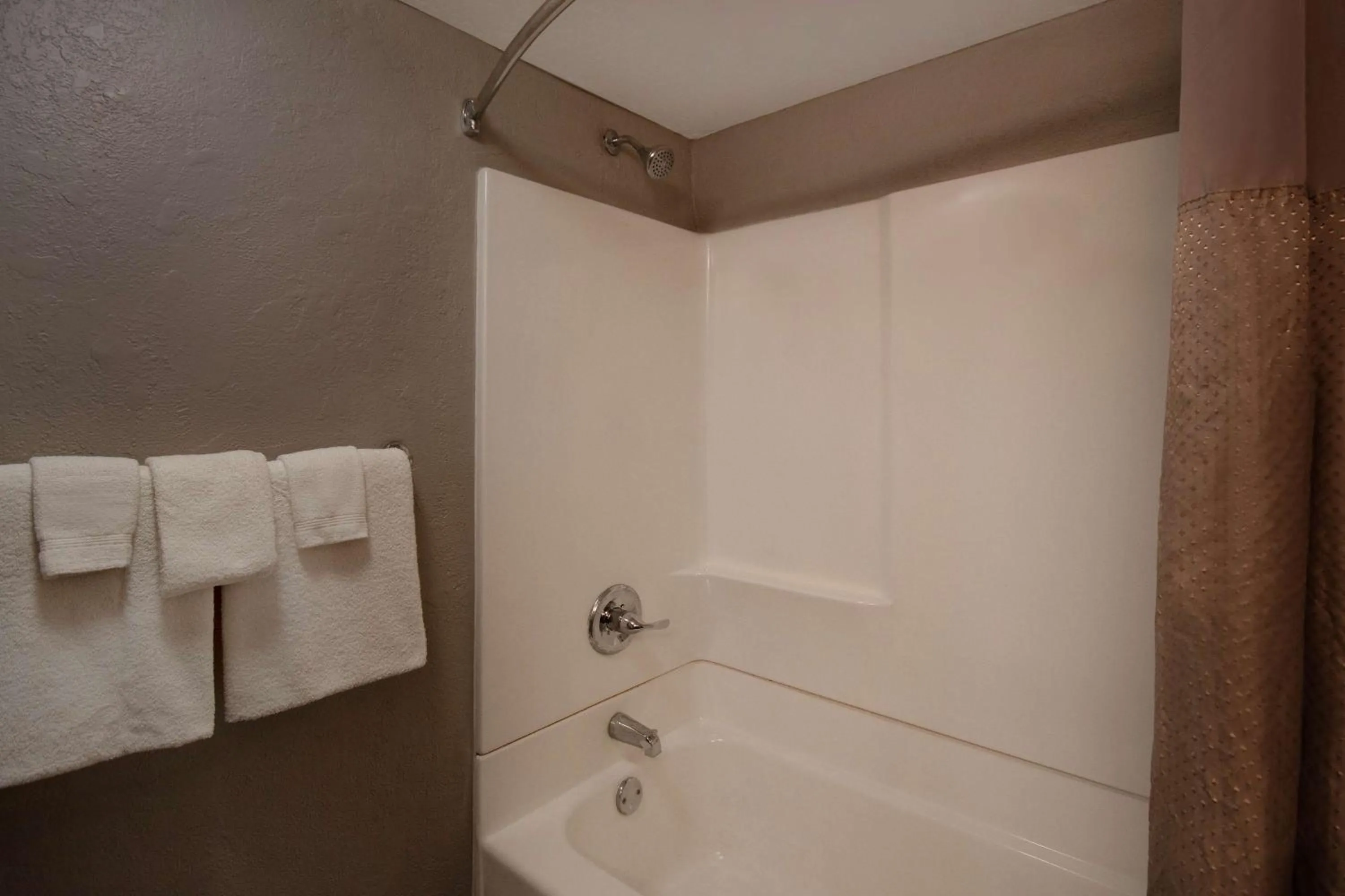 Bathroom in Studio 6 Merrillville IN