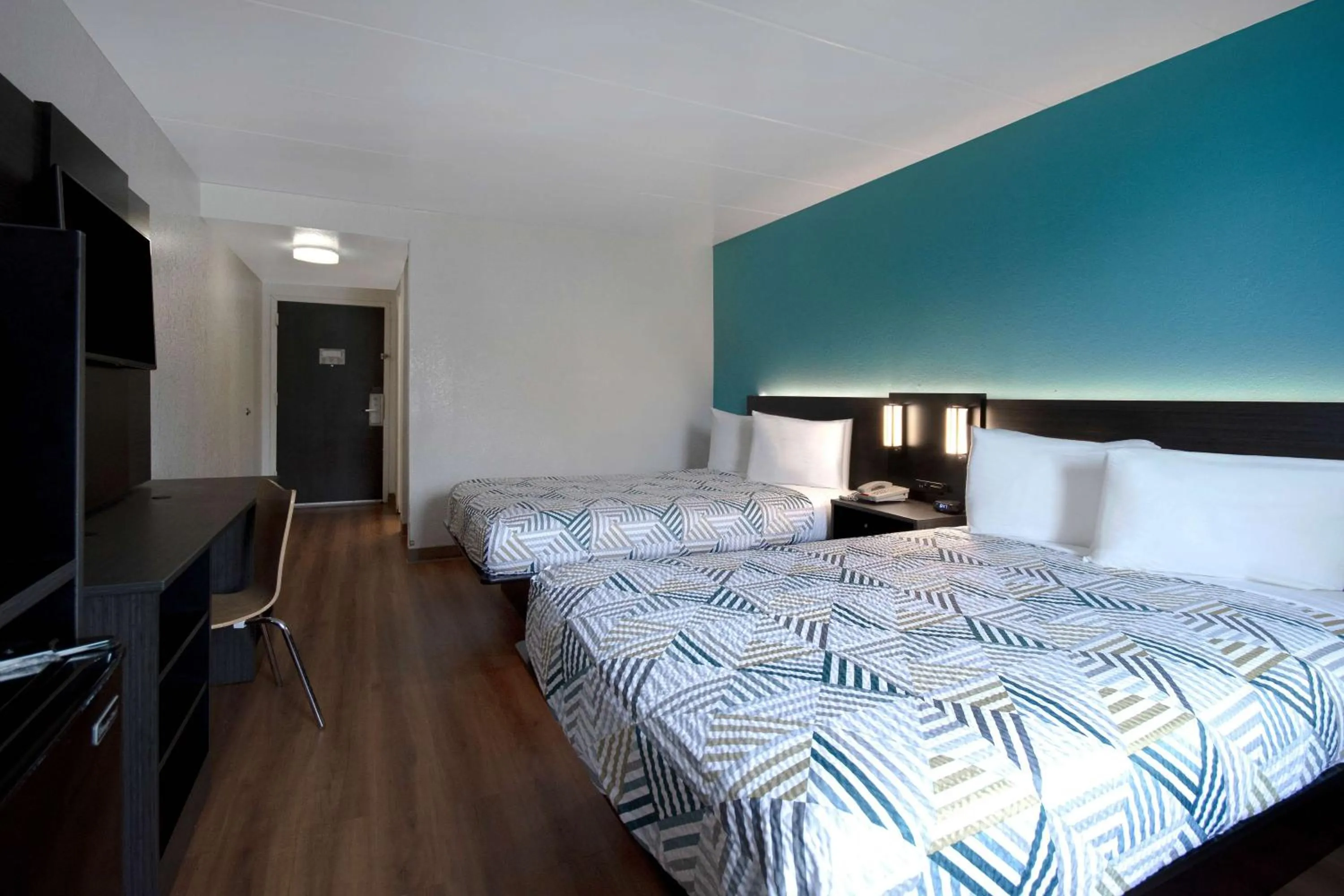 Photo of the whole room in Studio 6 Merrillville IN