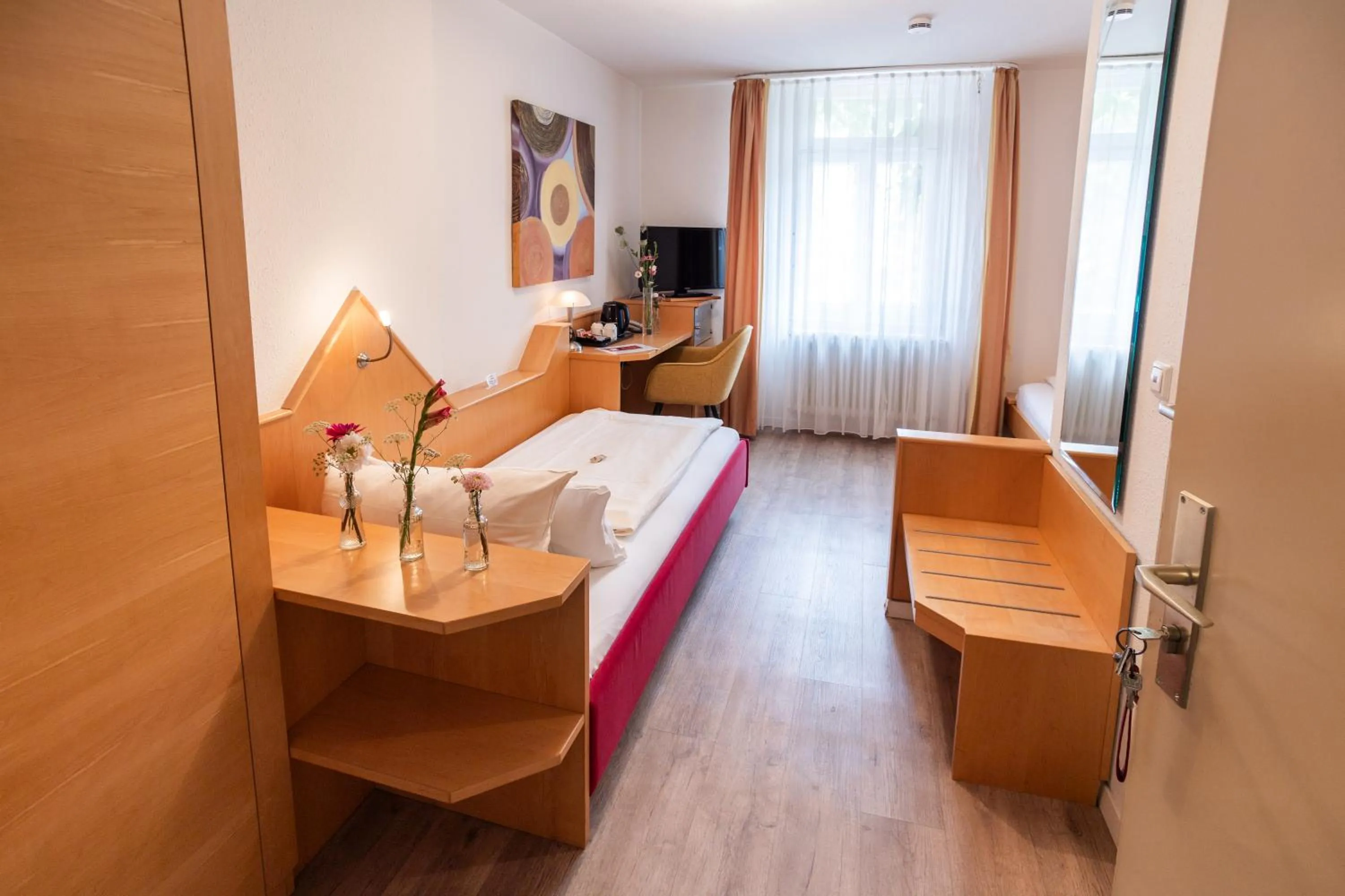 Photo of the whole room, Bed in Alleehaus