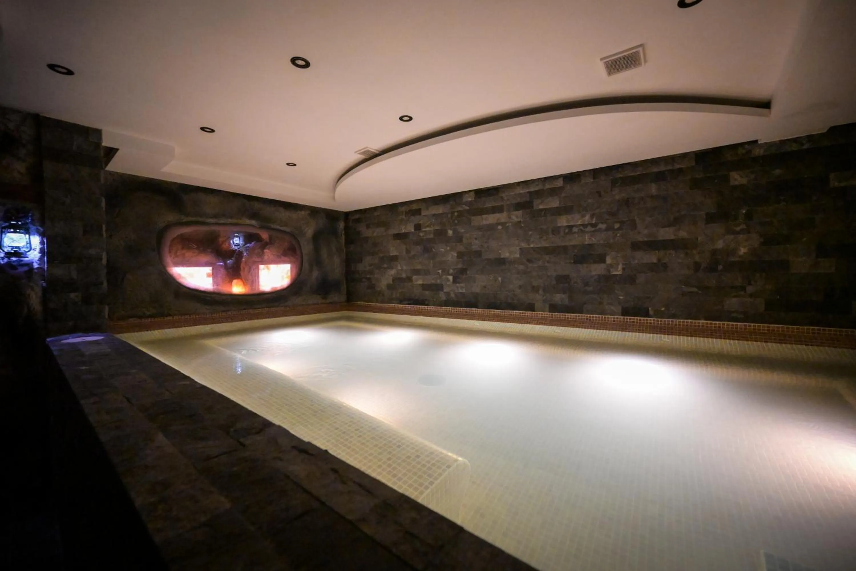 Swimming pool in Hotel Yara