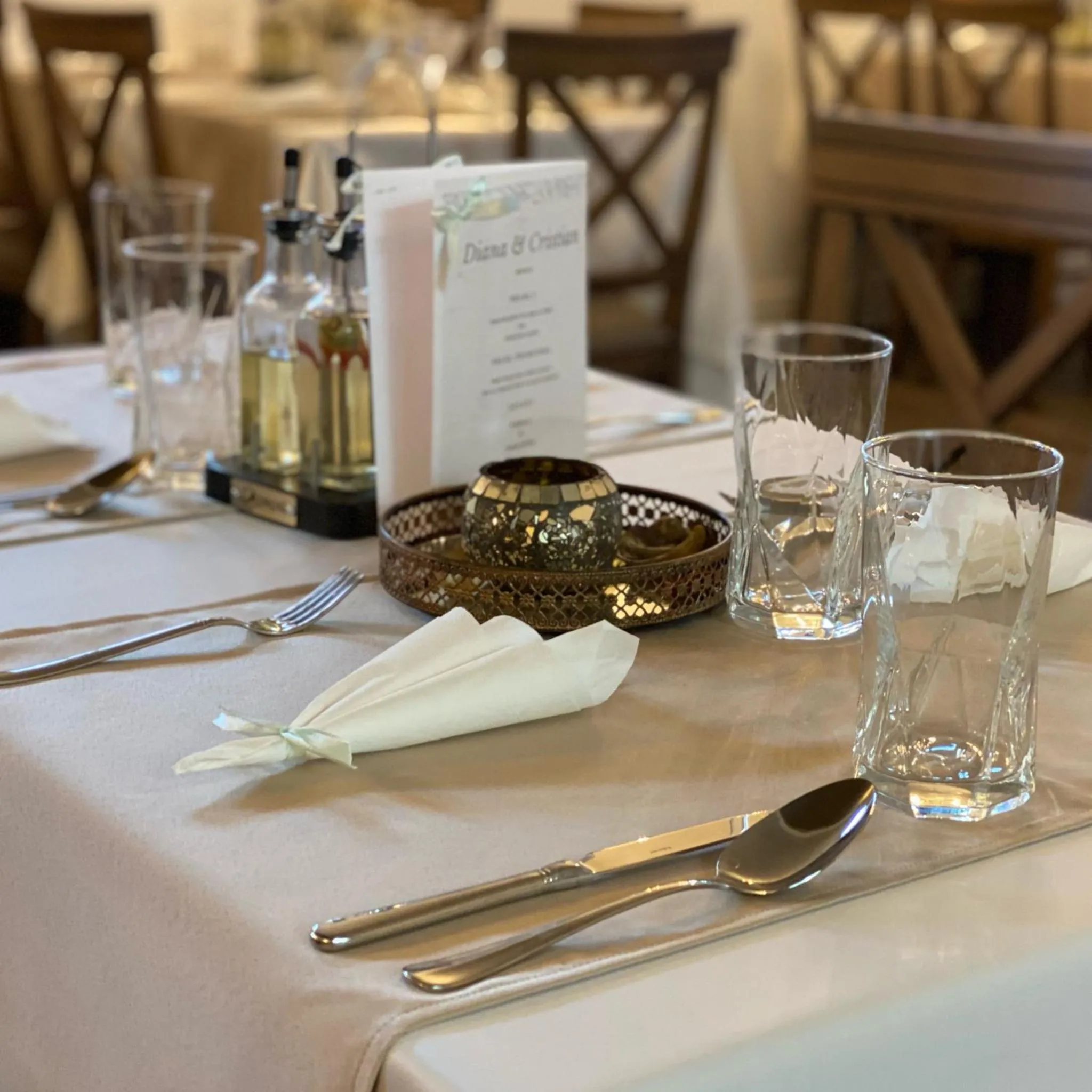 Restaurant/places to eat in Hotel Yara