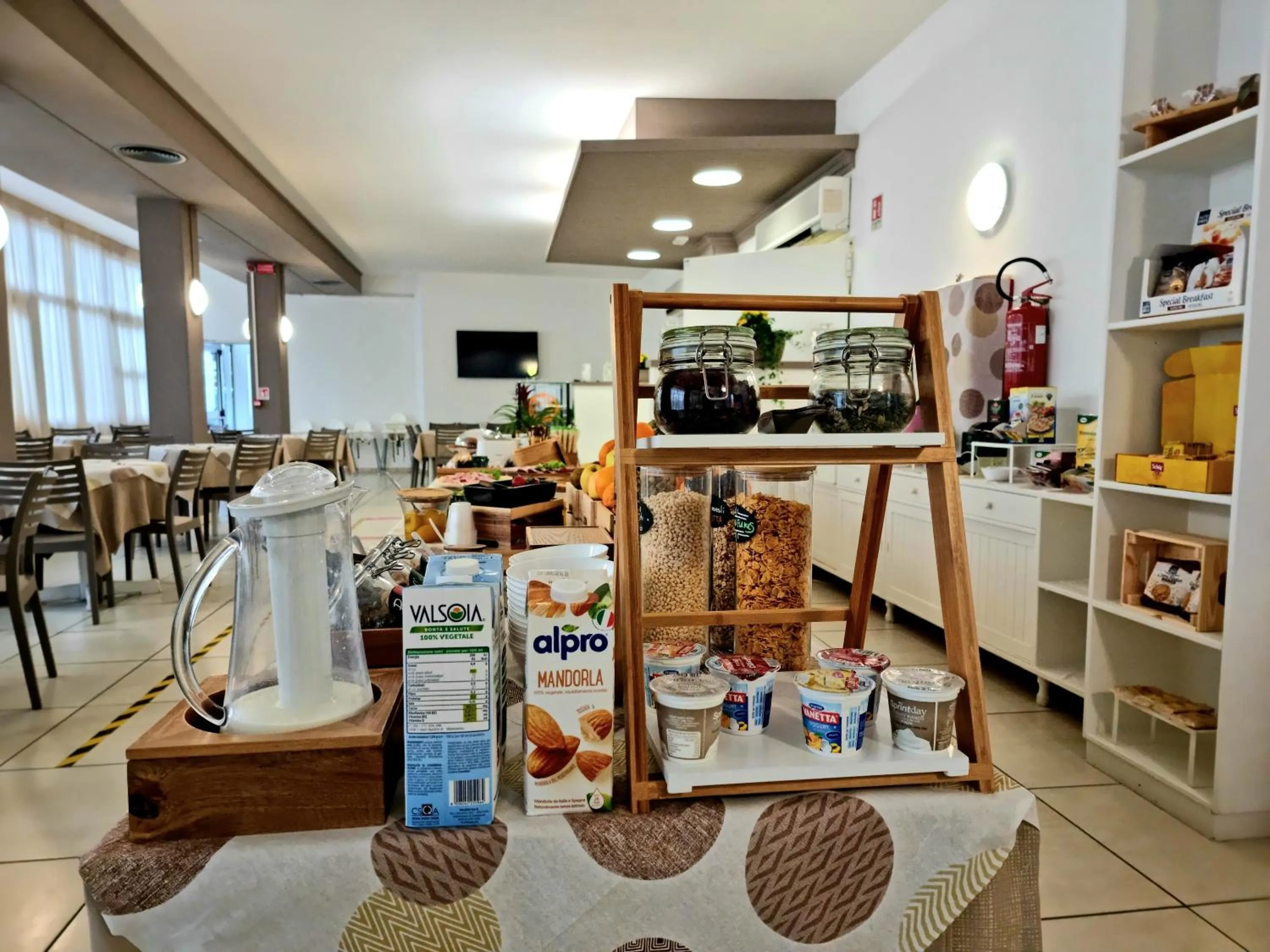 Food in Hotel Elefantino Grey - Free Brunch & Breakfast Until 13-00 - Vicinissimi a Mirabilandia