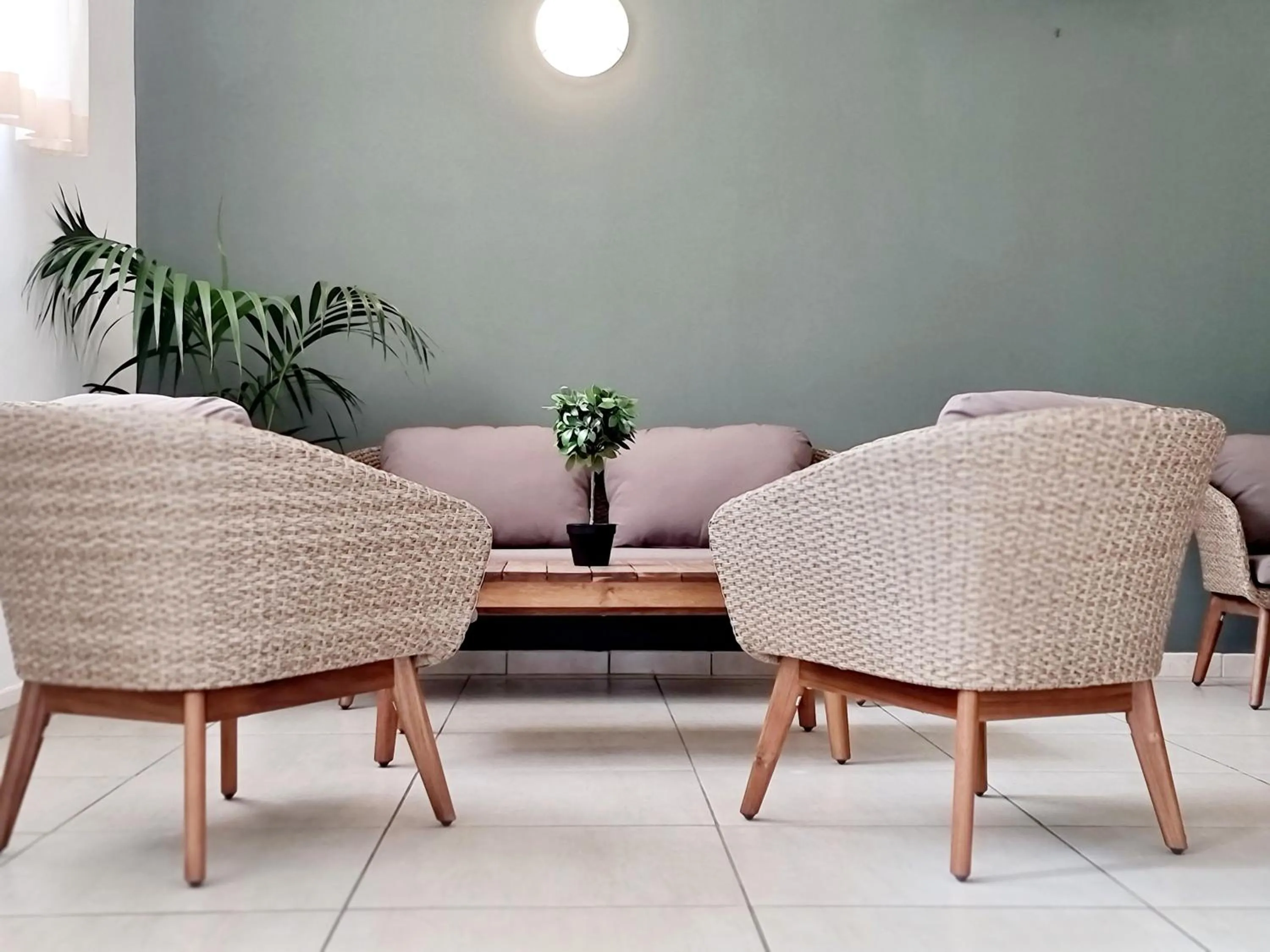 Patio in Hotel Elefantino Grey - Free Brunch & Breakfast Until 13-00 - Vicinissimi a Mirabilandia