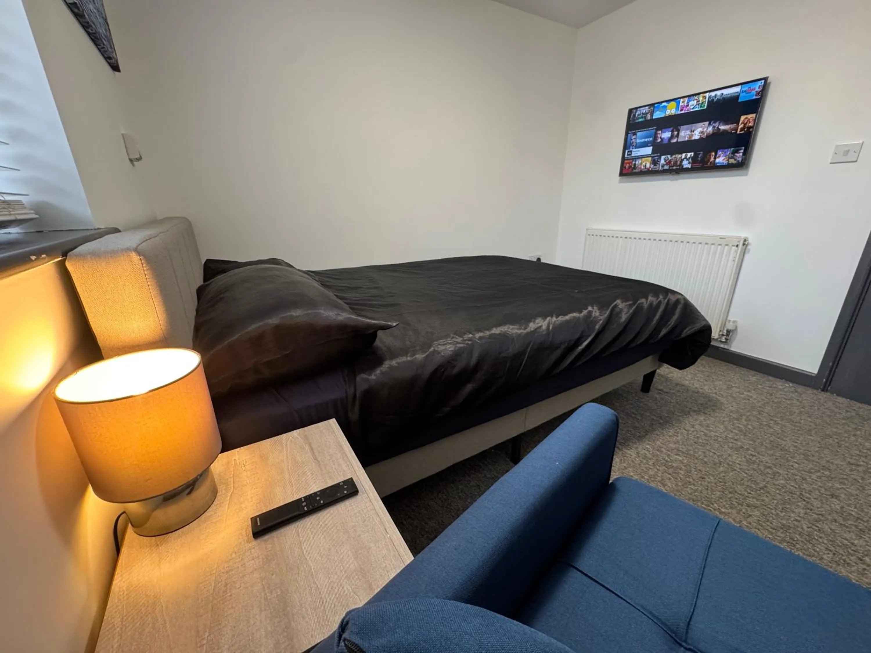 Bed in Gate Lodge - Private En-suite rooms, Kings Lynn, central location