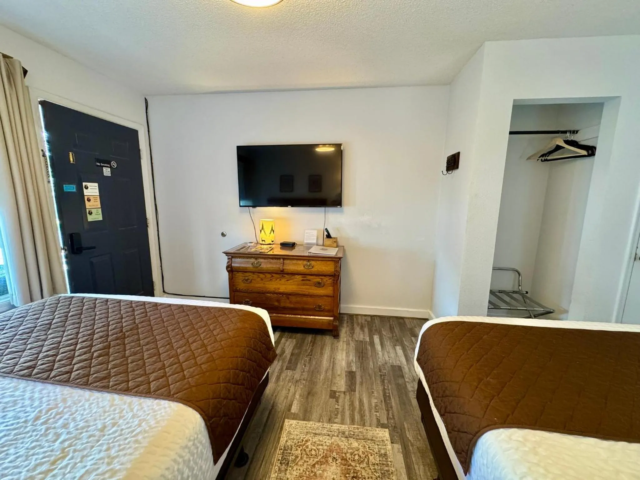 Property building in Mountain View Guest Motel