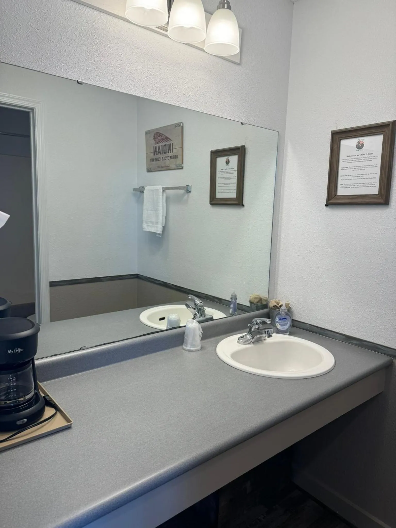 Bathroom in Mountain View Guest Motel