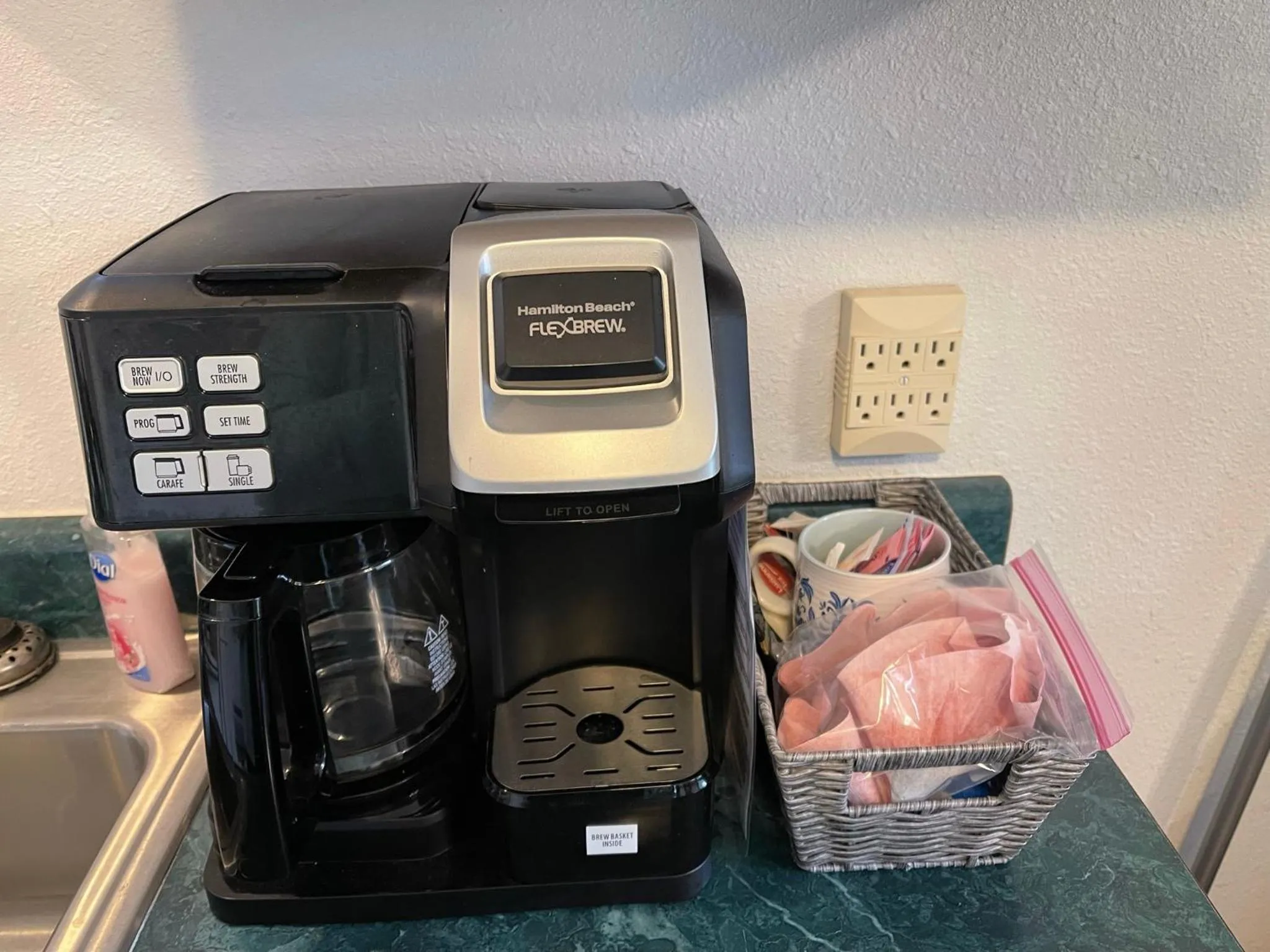 Coffee/tea facilities in Mountain View Guest Motel
