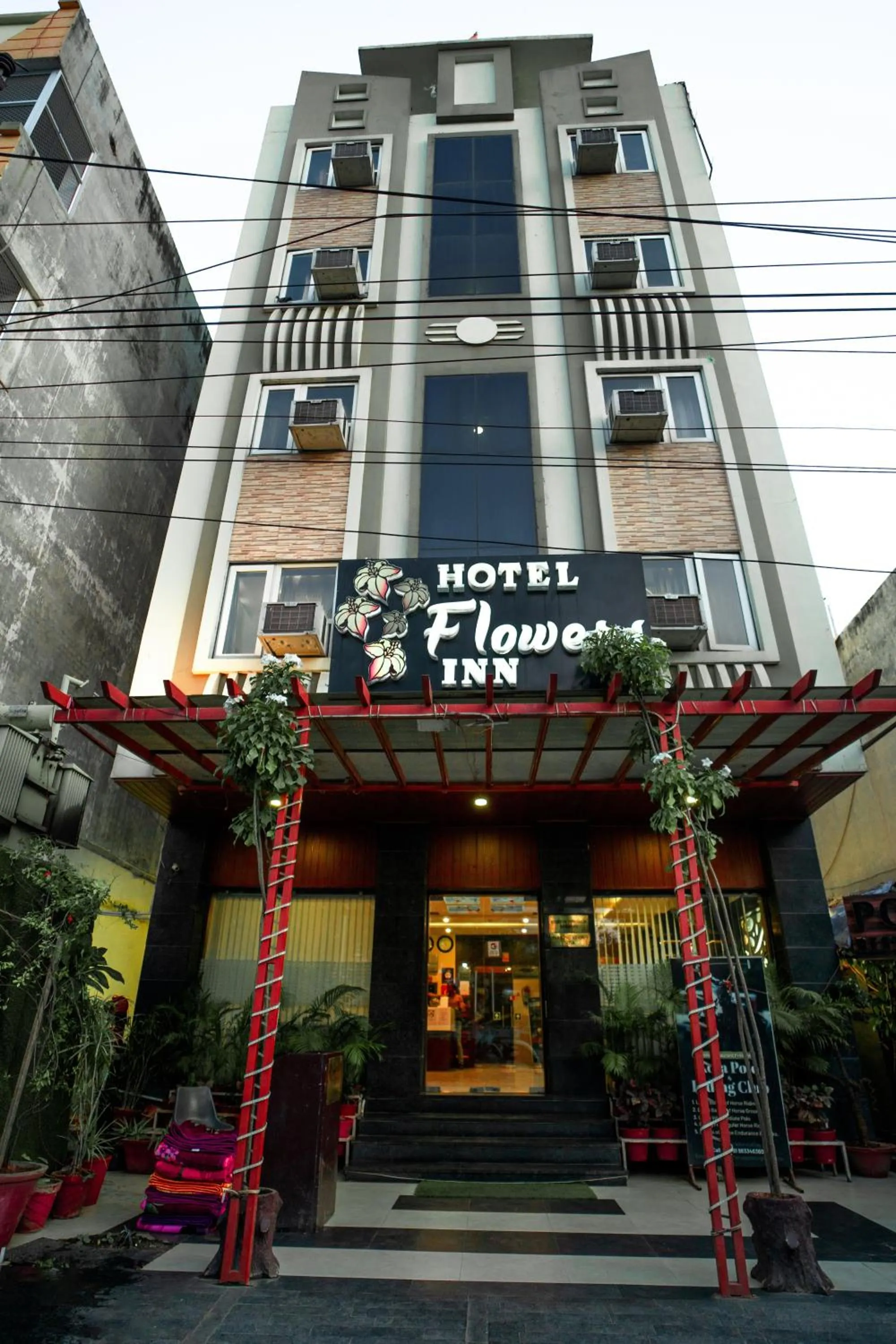 Property building in Hotel Flowers Inn