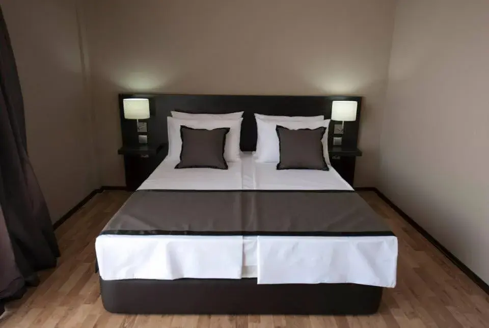 One-Bedroom Apartment with Balcony in Soho Apartments One-Bedroom Apartment with Balcony in Soho Apartments