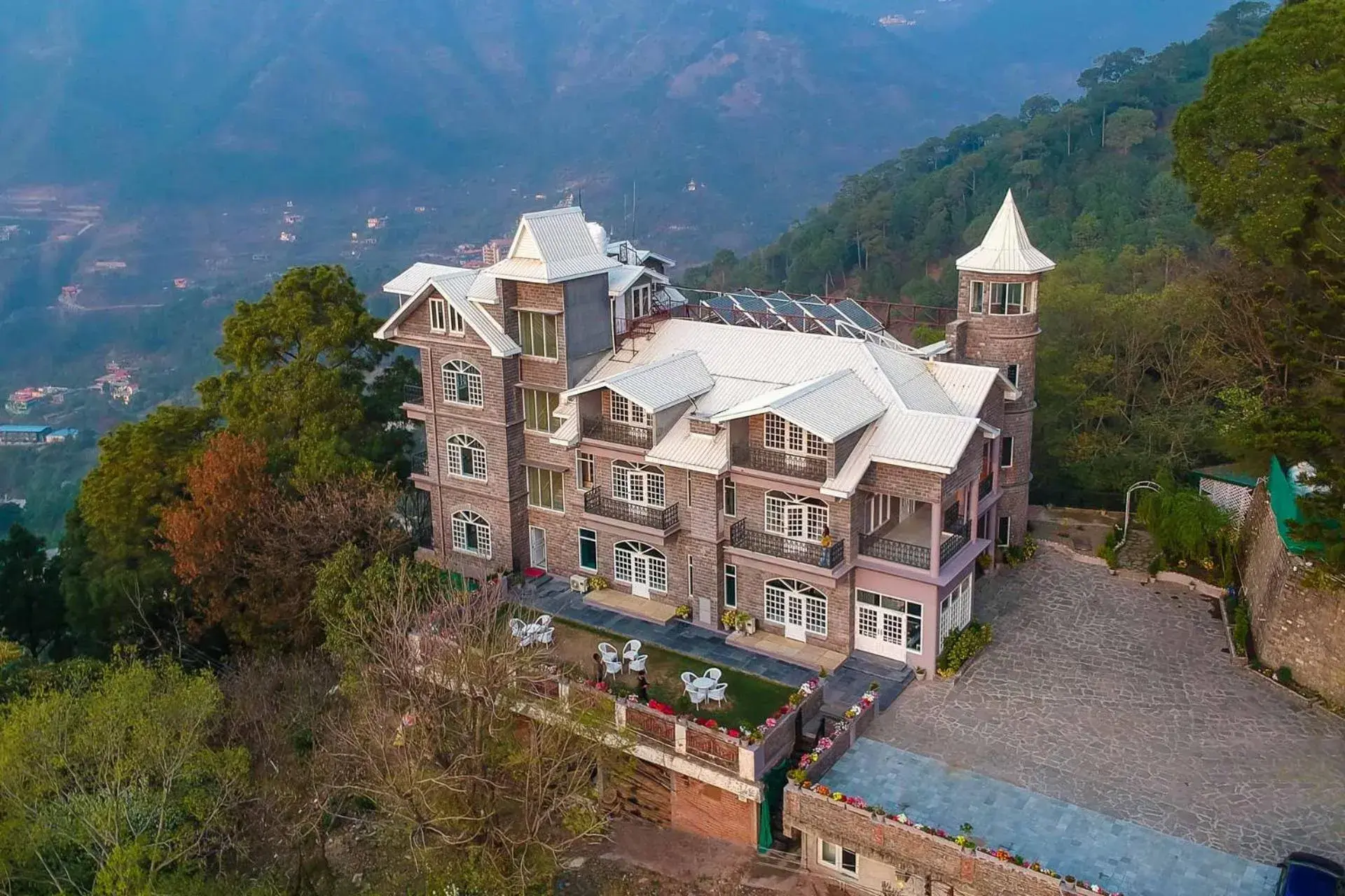 StayVista at The Mansion A Castle like Luxuriant Villa StayVista at The Mansion A Castle like Luxuriant Villa