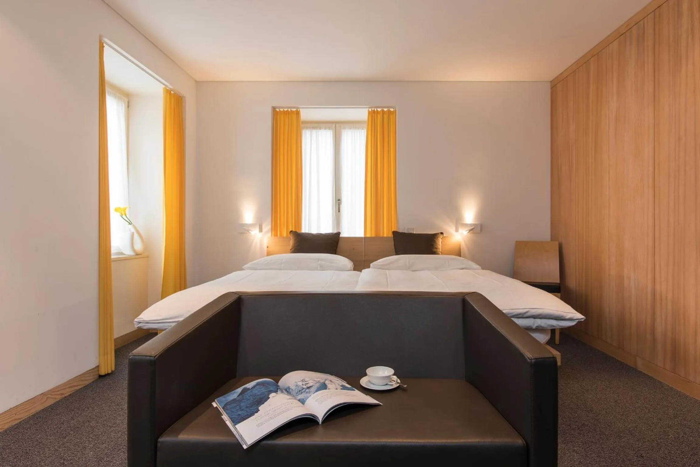 Bedroom, Bed in Hotel Weiss Kreuz