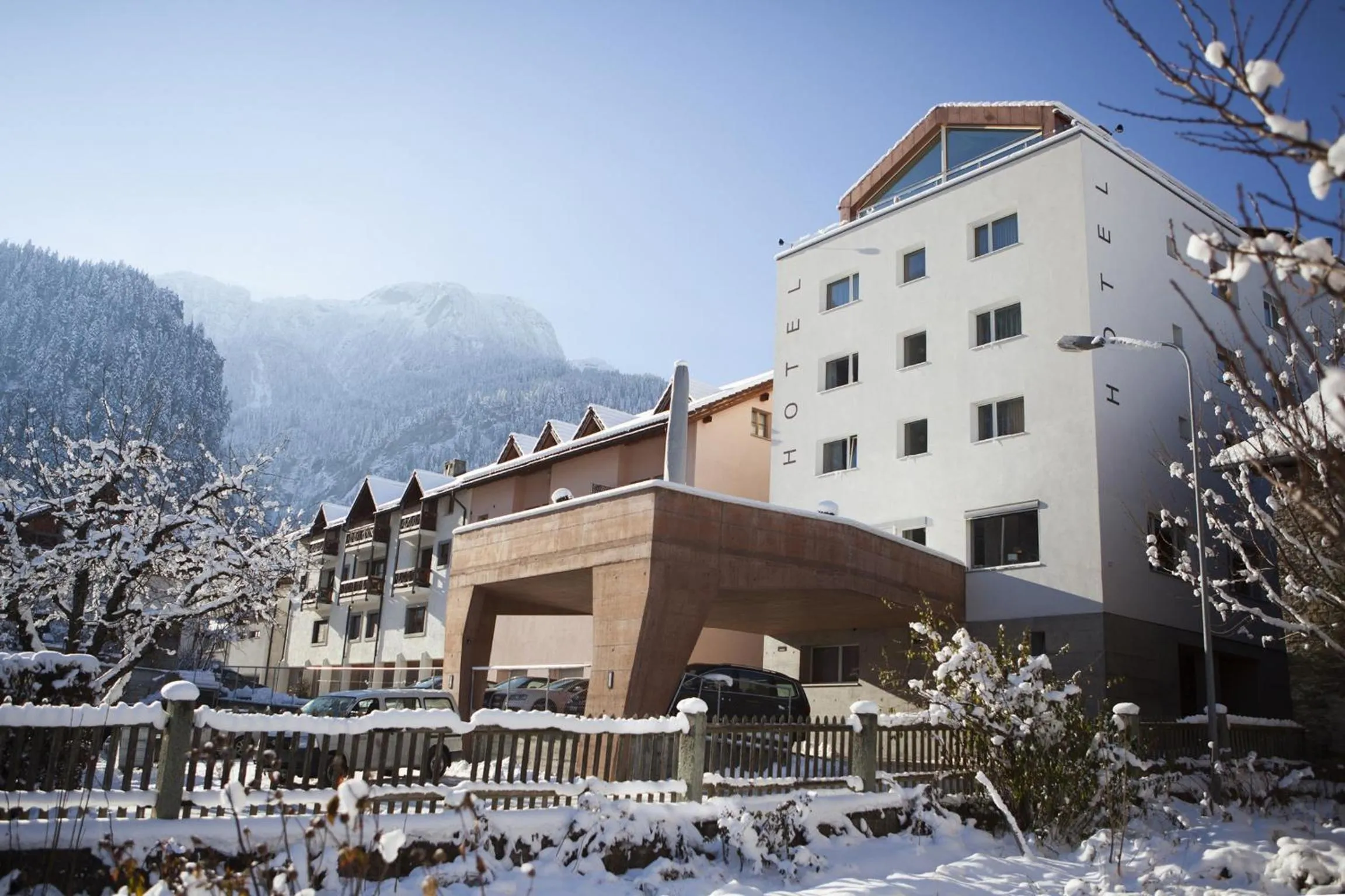 Facade/entrance in Hotel Weiss Kreuz