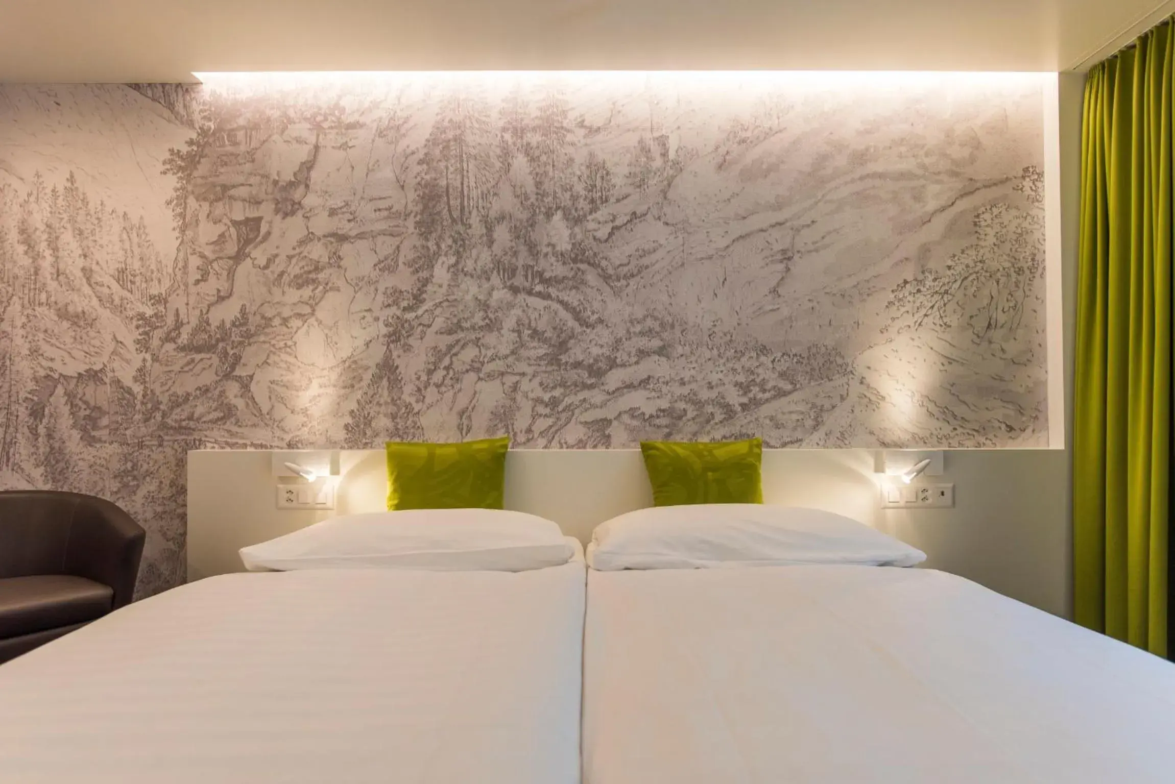 Comfort Double Room for Single Use in Hotel Weiss Kreuz Comfort Double Room for Single Use in Hotel Weiss Kreuz