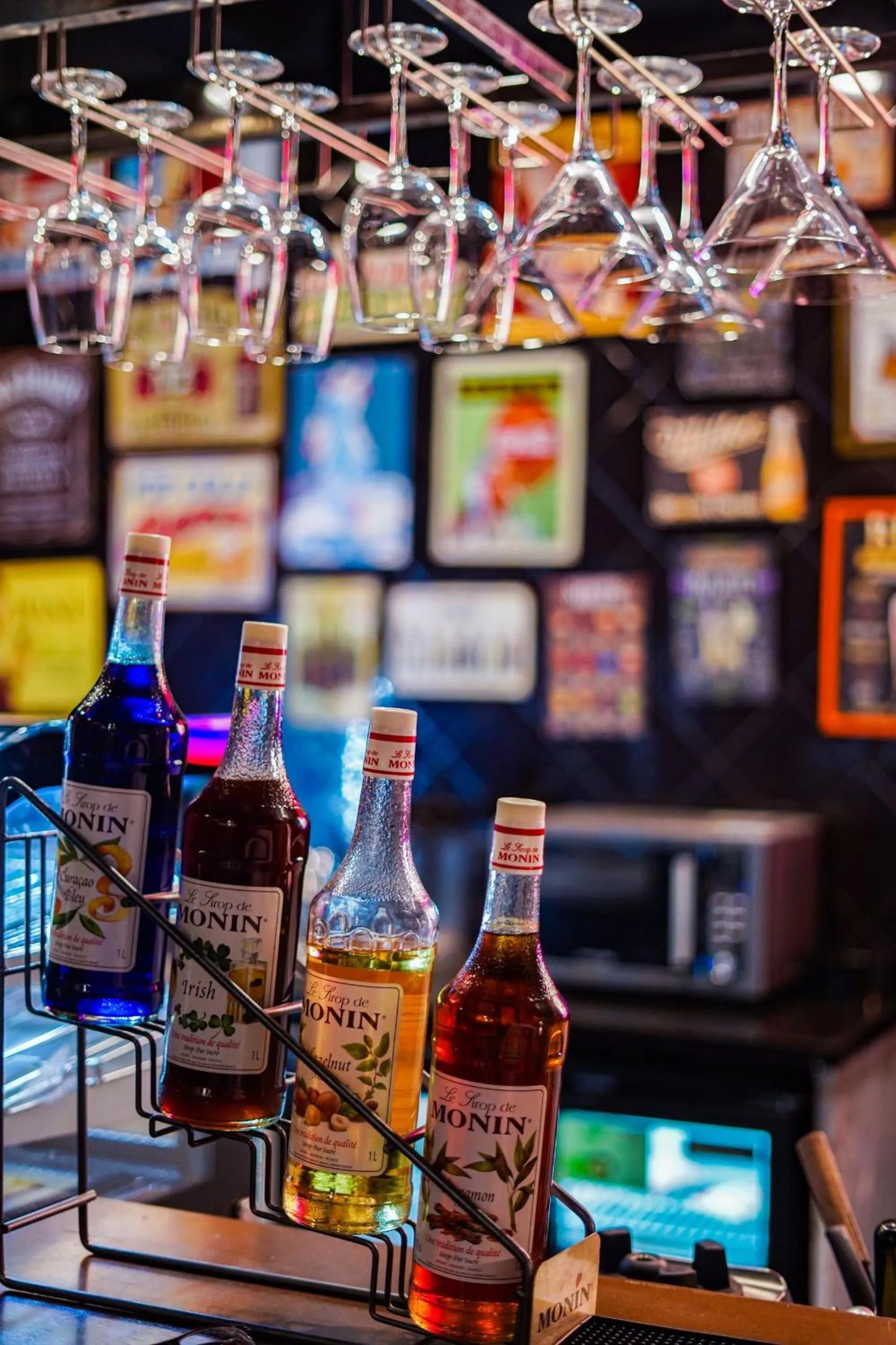 Lounge or bar in HOTEL CYPRESS