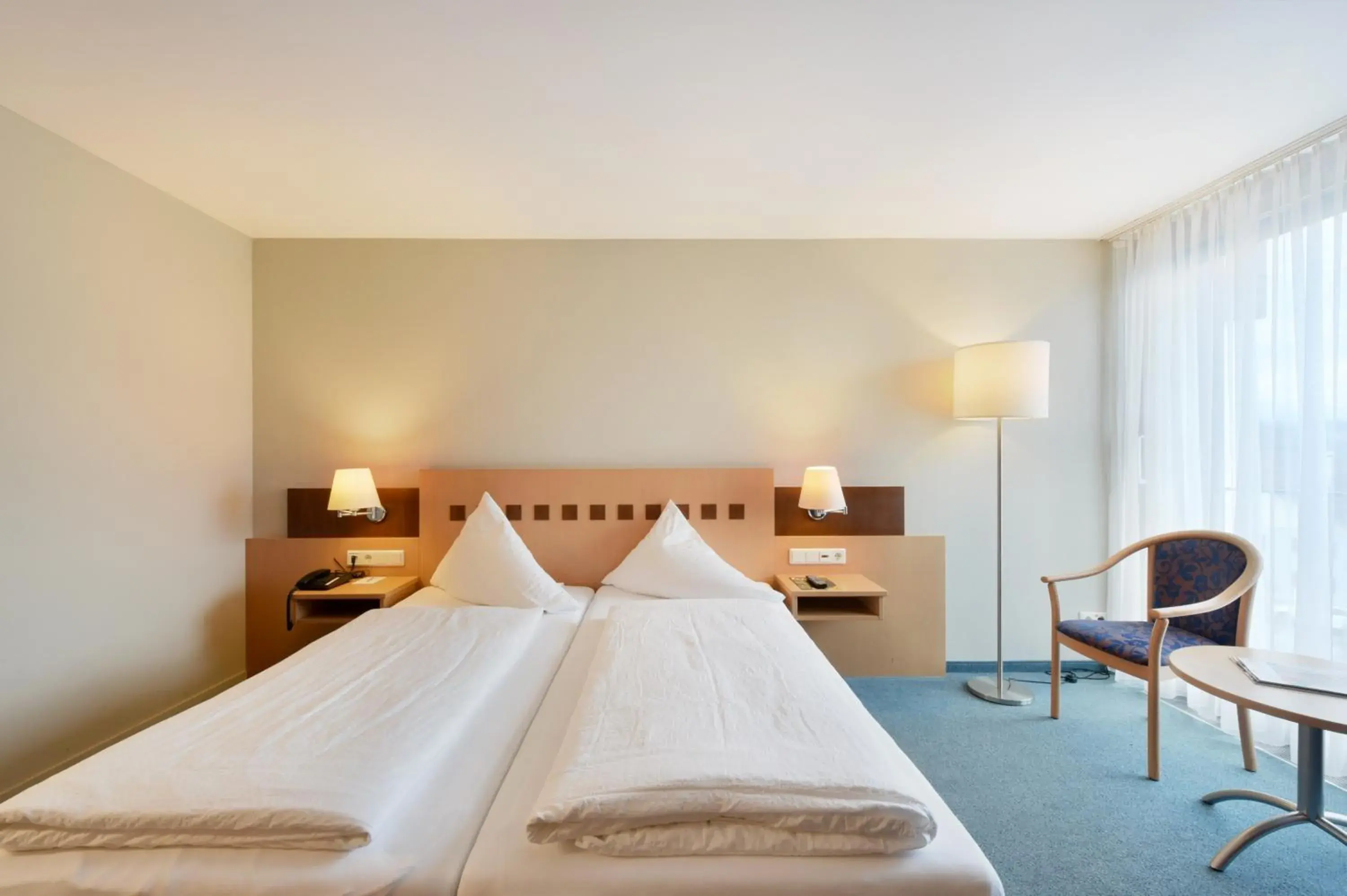 Double Room in Hotel Weisses Kreuz Double Room in Hotel Weisses Kreuz