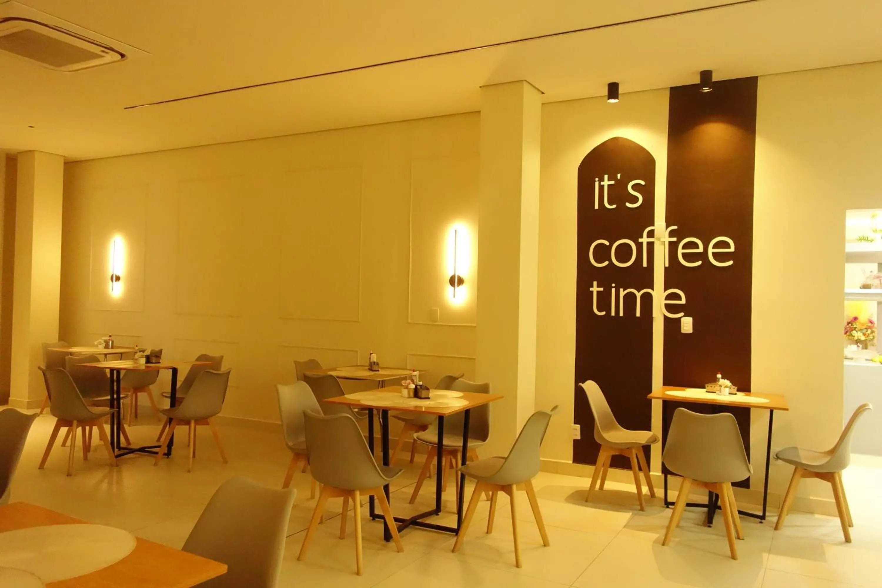 Restaurant/places to eat in TERESINA HOTEL