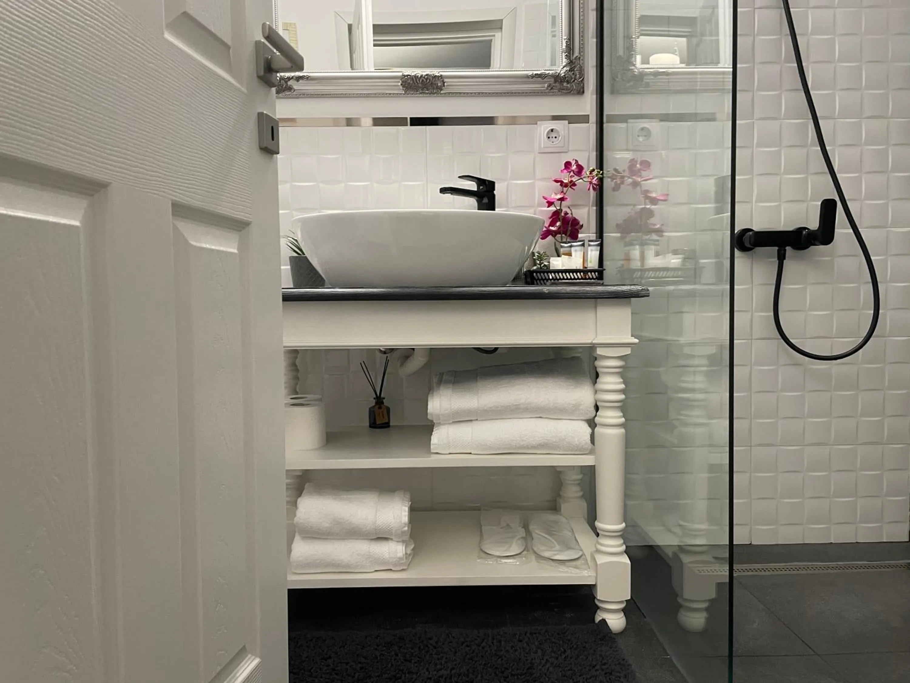 Bathroom in Dallure Boutique, Central, Self Check In