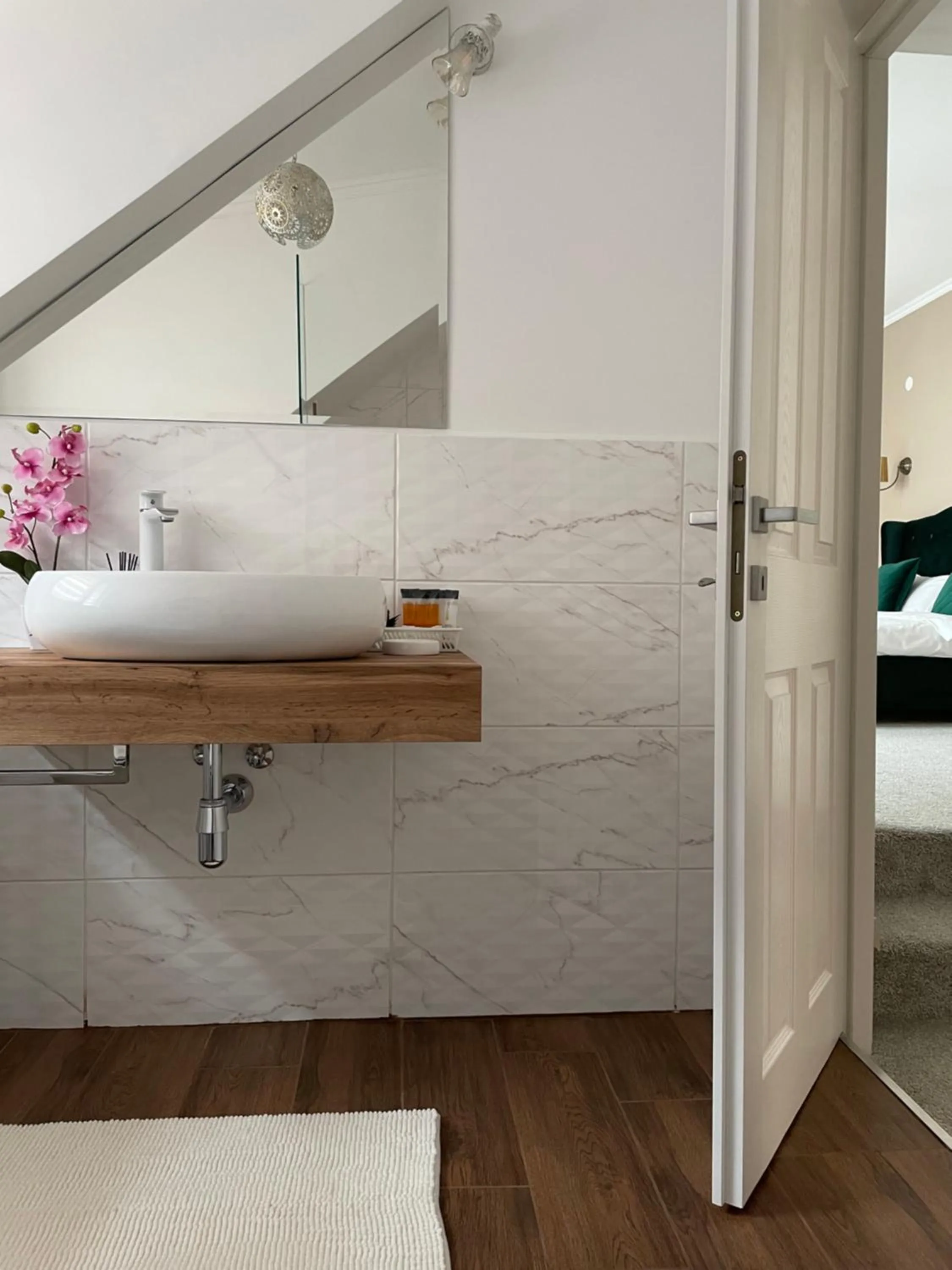 Shower, Bed in Dallure Boutique, Central, Self Check In