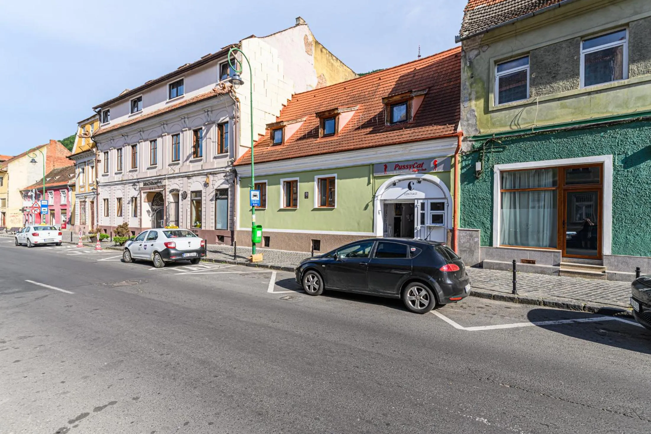 acessibility in Dallure Boutique, Central, Self Check In