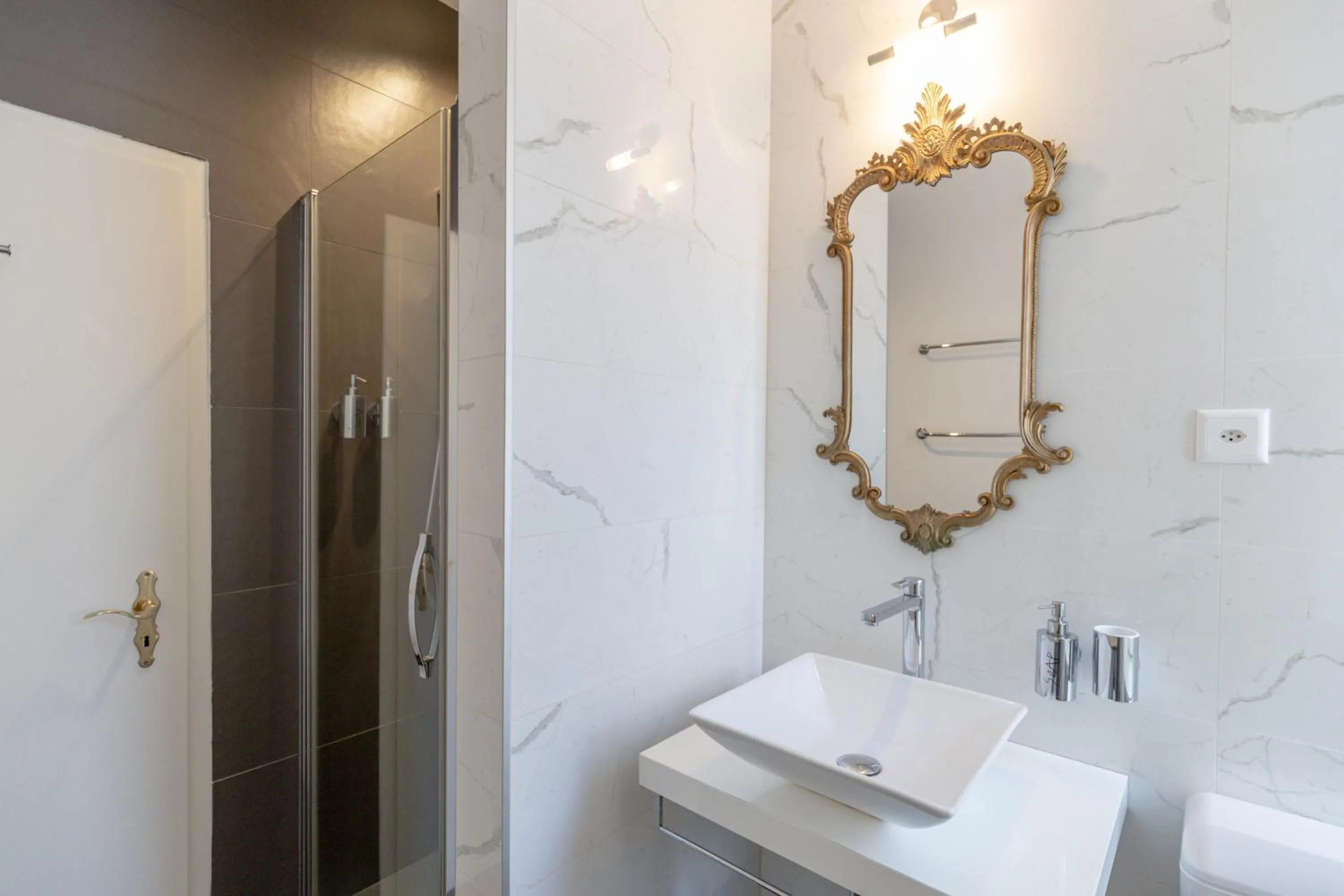 Shower in Caffè dell'Arte Boutique Rooms Locarno