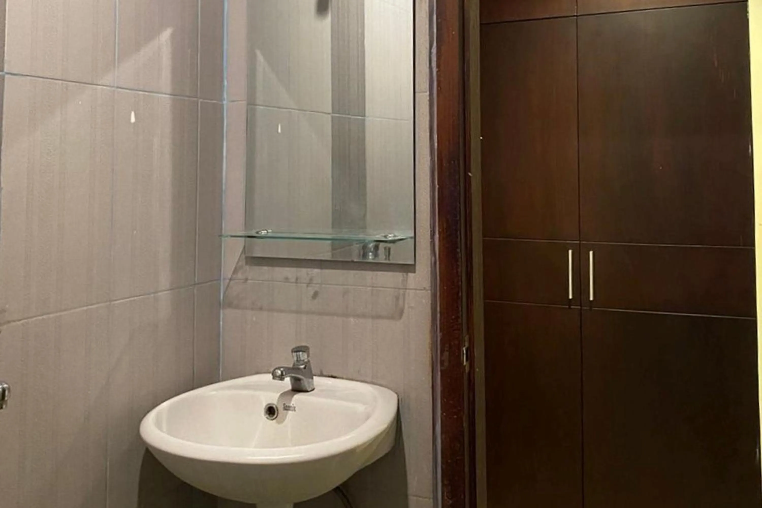 Bathroom in RedDoorz Plus Syariah @ Jalan Syiah Kuala Banda Aceh