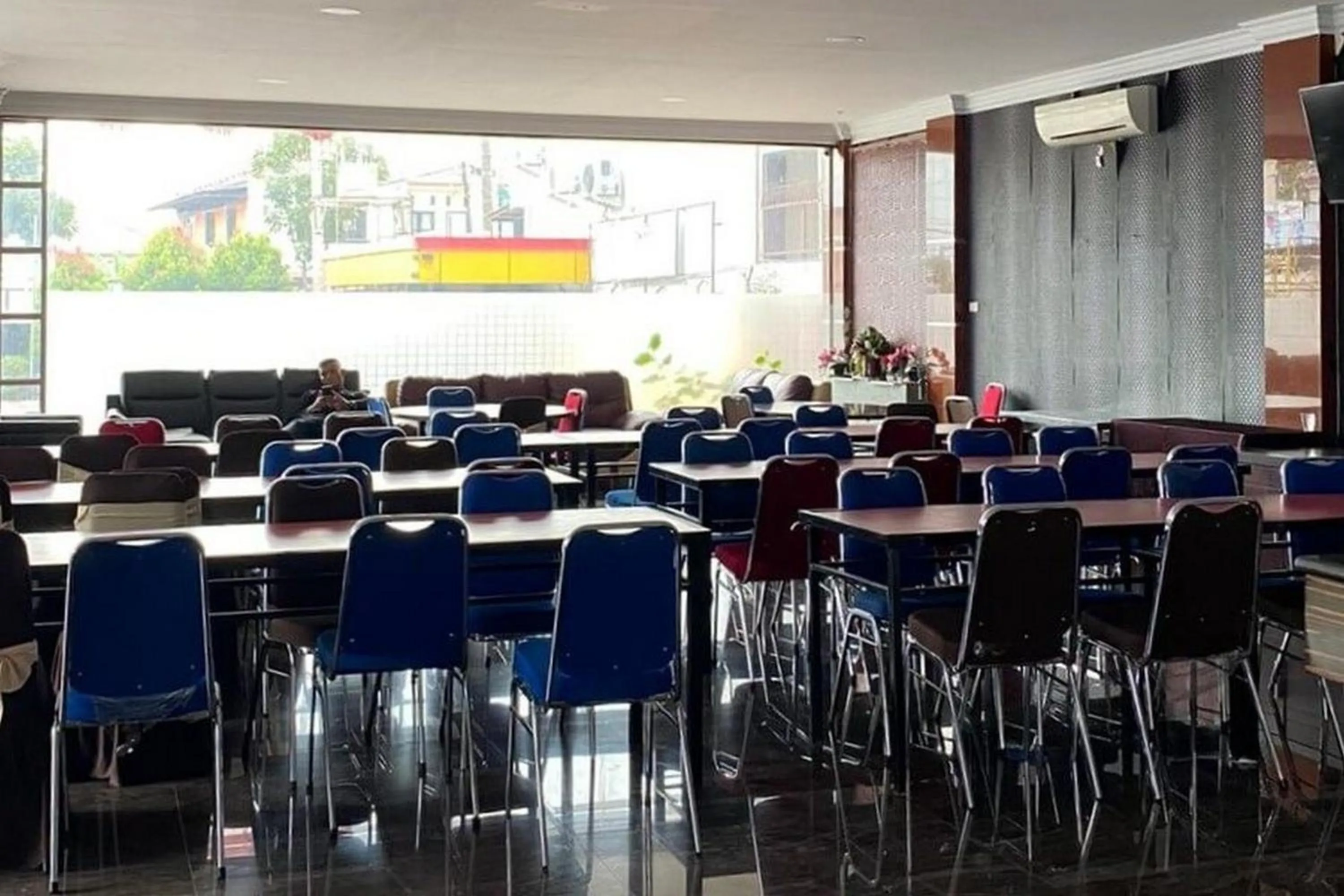 RedDoorz Plus Syariah @ Jalan Syiah Kuala Banda Aceh