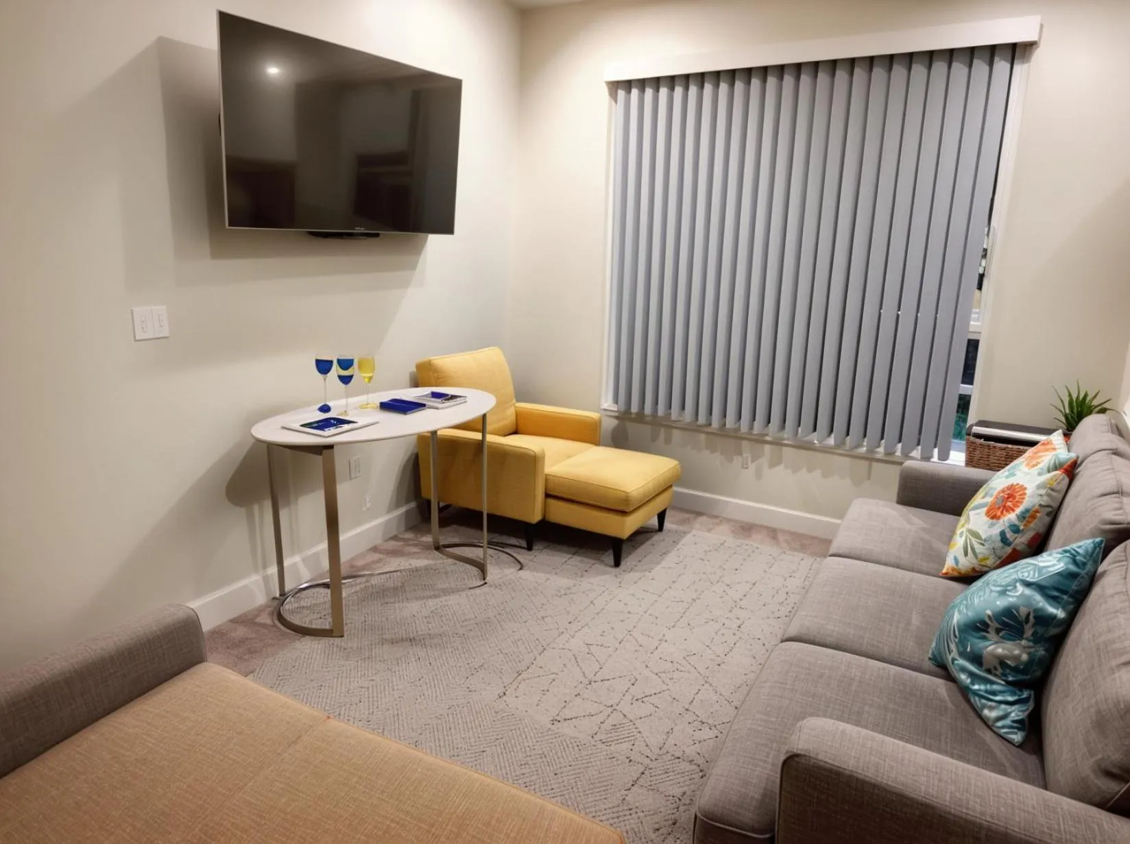 Living room in StaysPro - Central Los Angeles Hollywood Homes