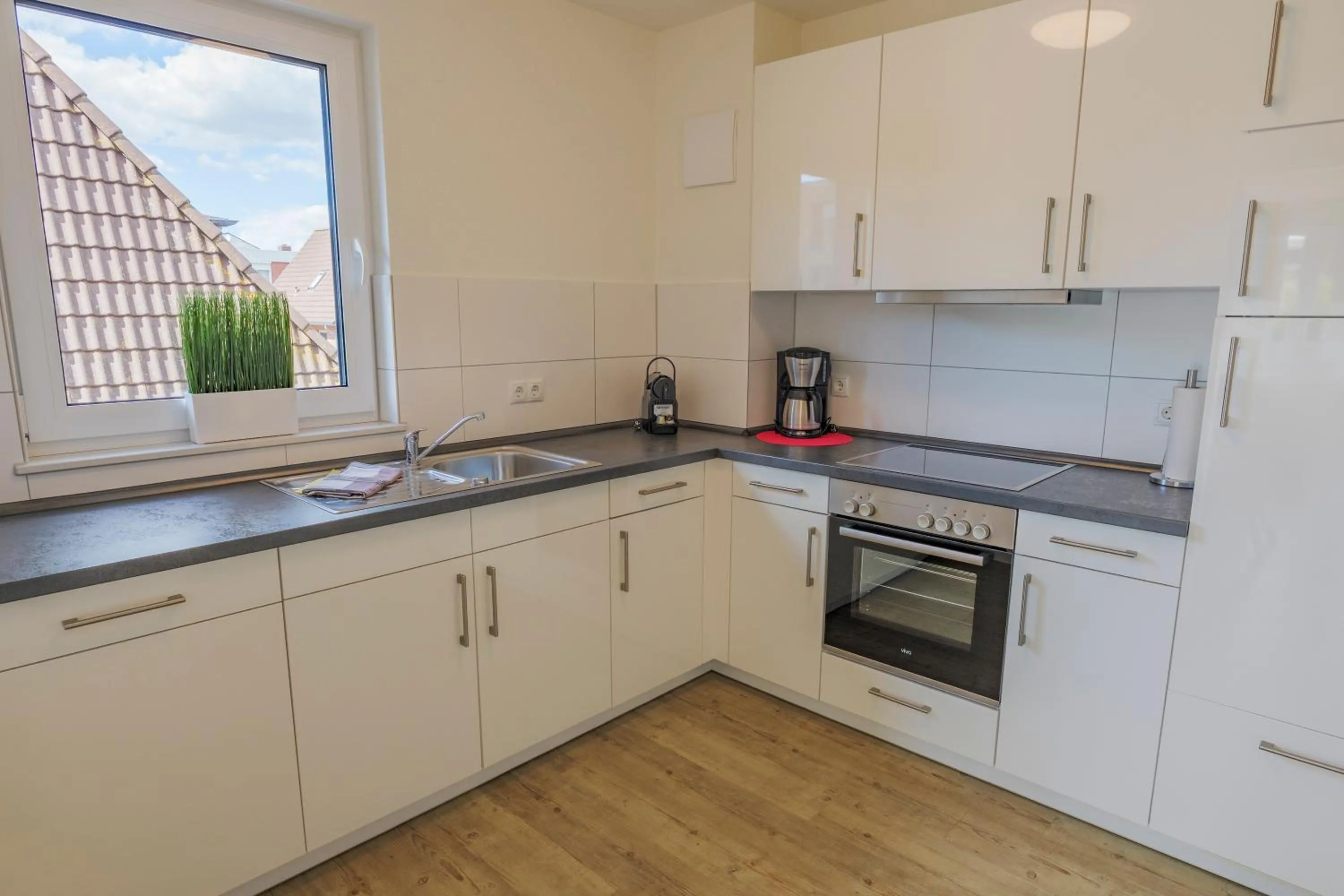 Kitchen or kitchenette in Hotel Hafen Büsum