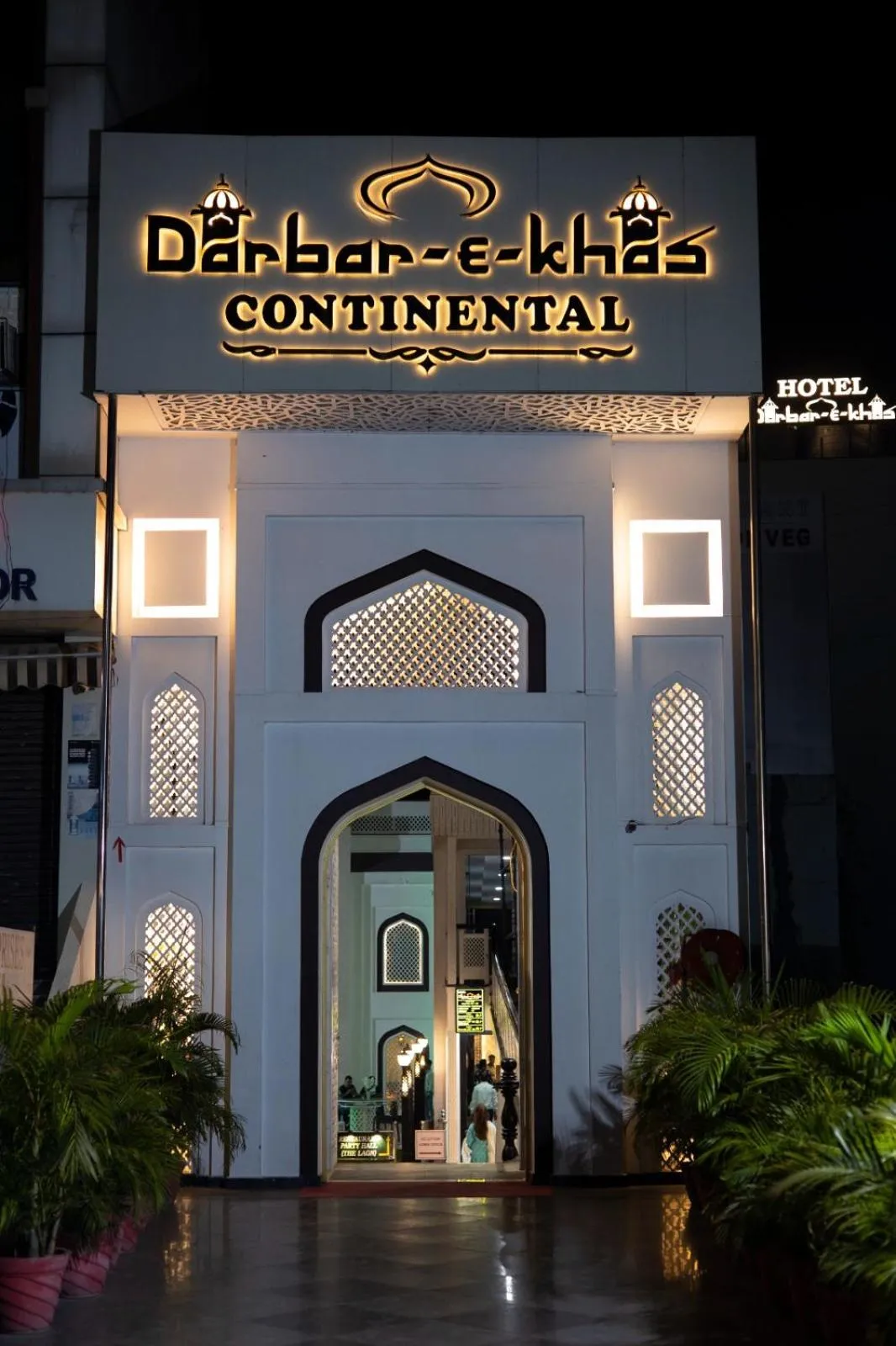 Facade/entrance in Hotel Darbar-E-Khas