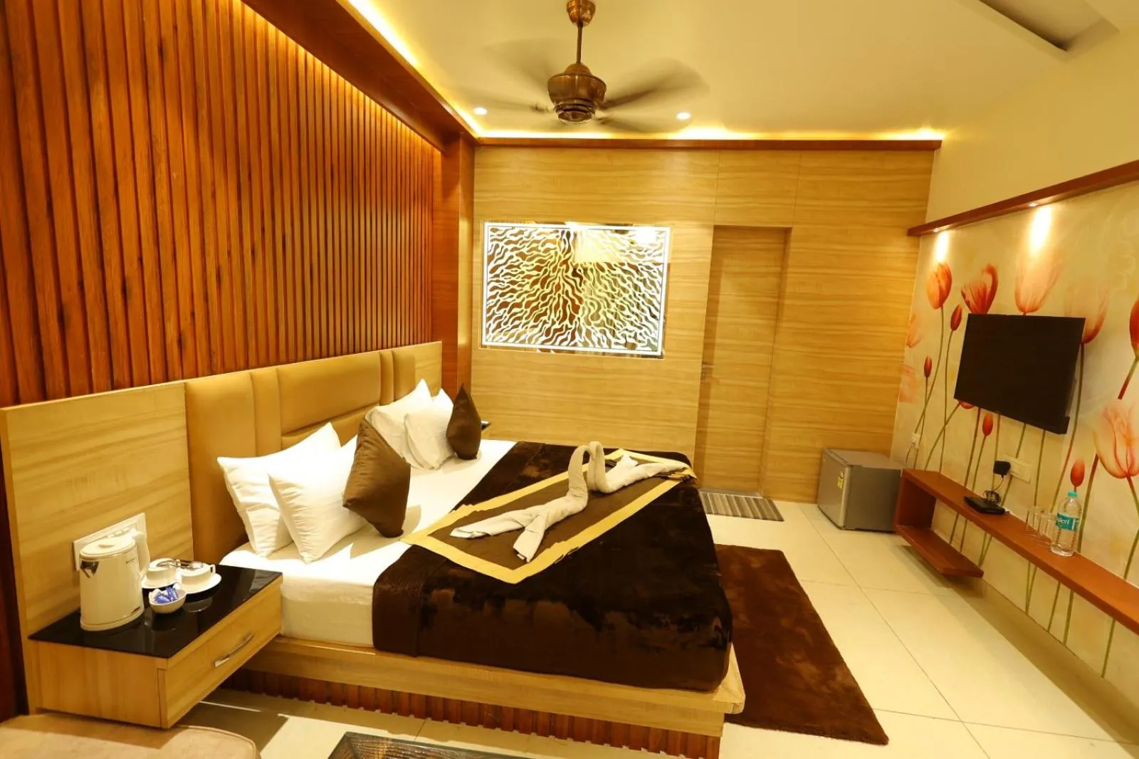 Bed in Hotel Darbar-E-Khas