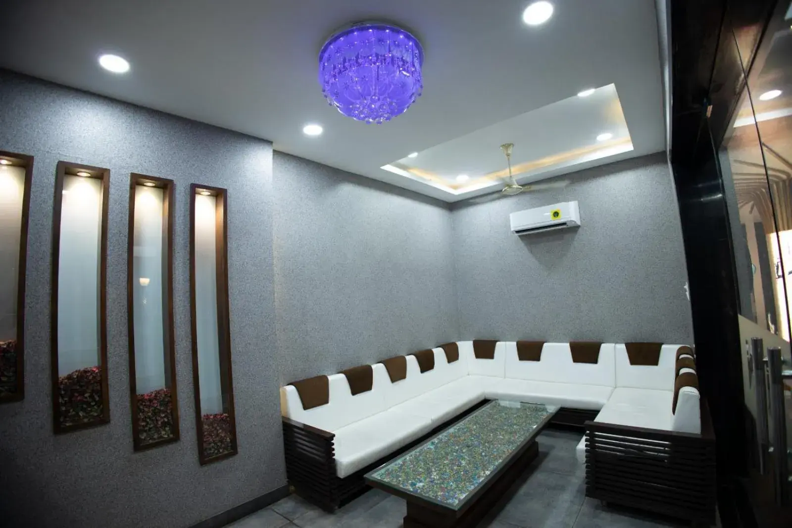 Lobby or reception in Hotel Darbar-E-Khas Lobby or reception in Hotel Darbar-E-Khas
