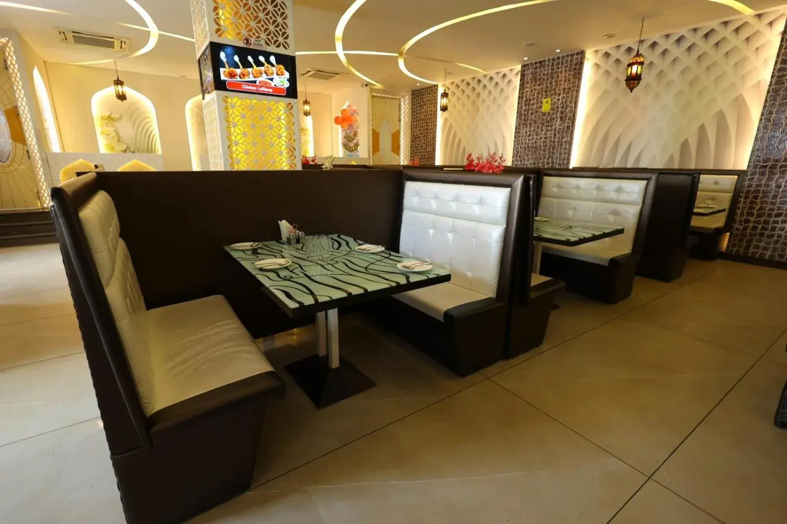 Restaurant/places to eat in Hotel Darbar-E-Khas Restaurant/places to eat in Hotel Darbar-E-Khas