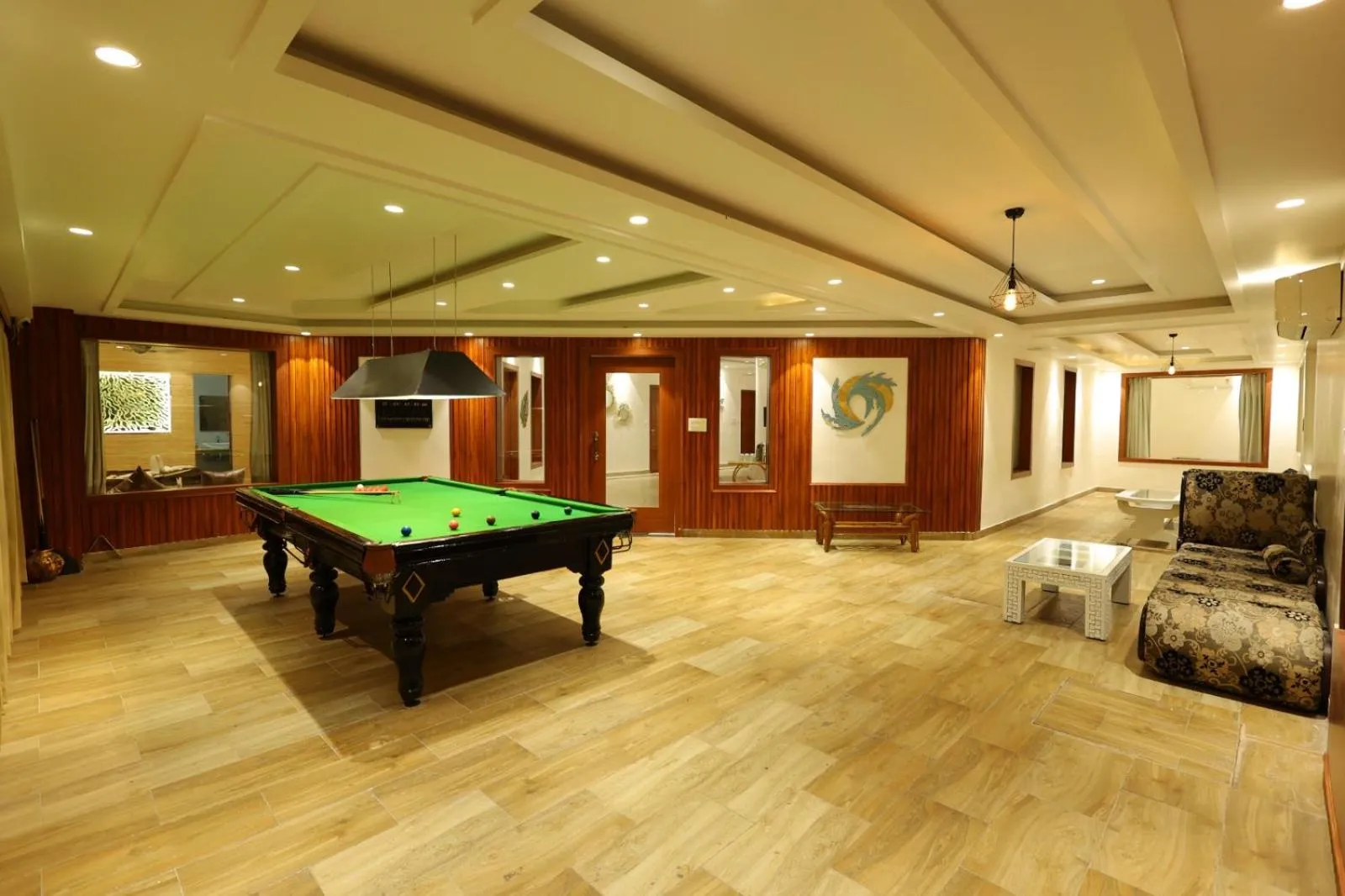 Billiard in Hotel Darbar-E-Khas