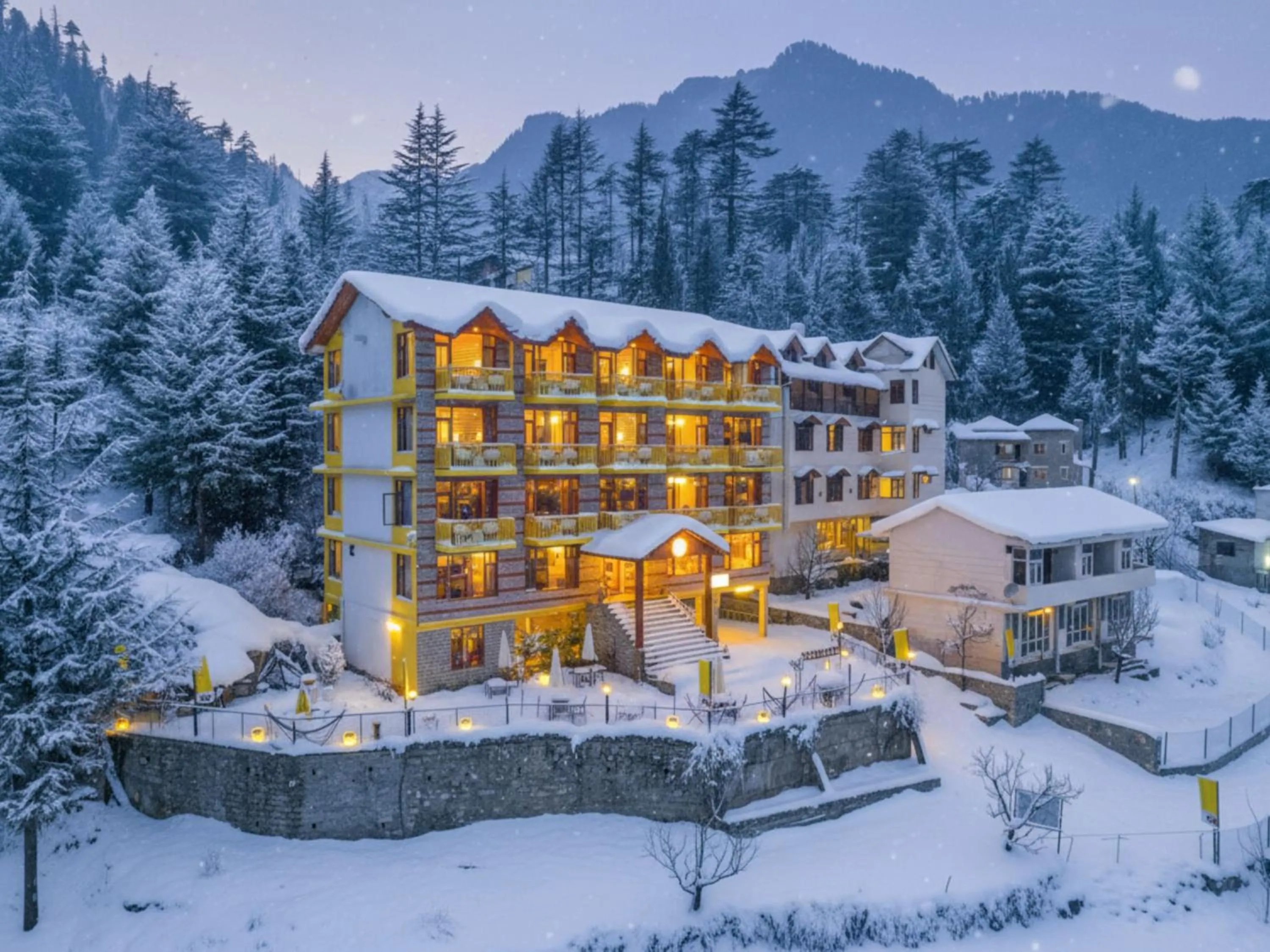 The Hosteller Manali, Old Manali