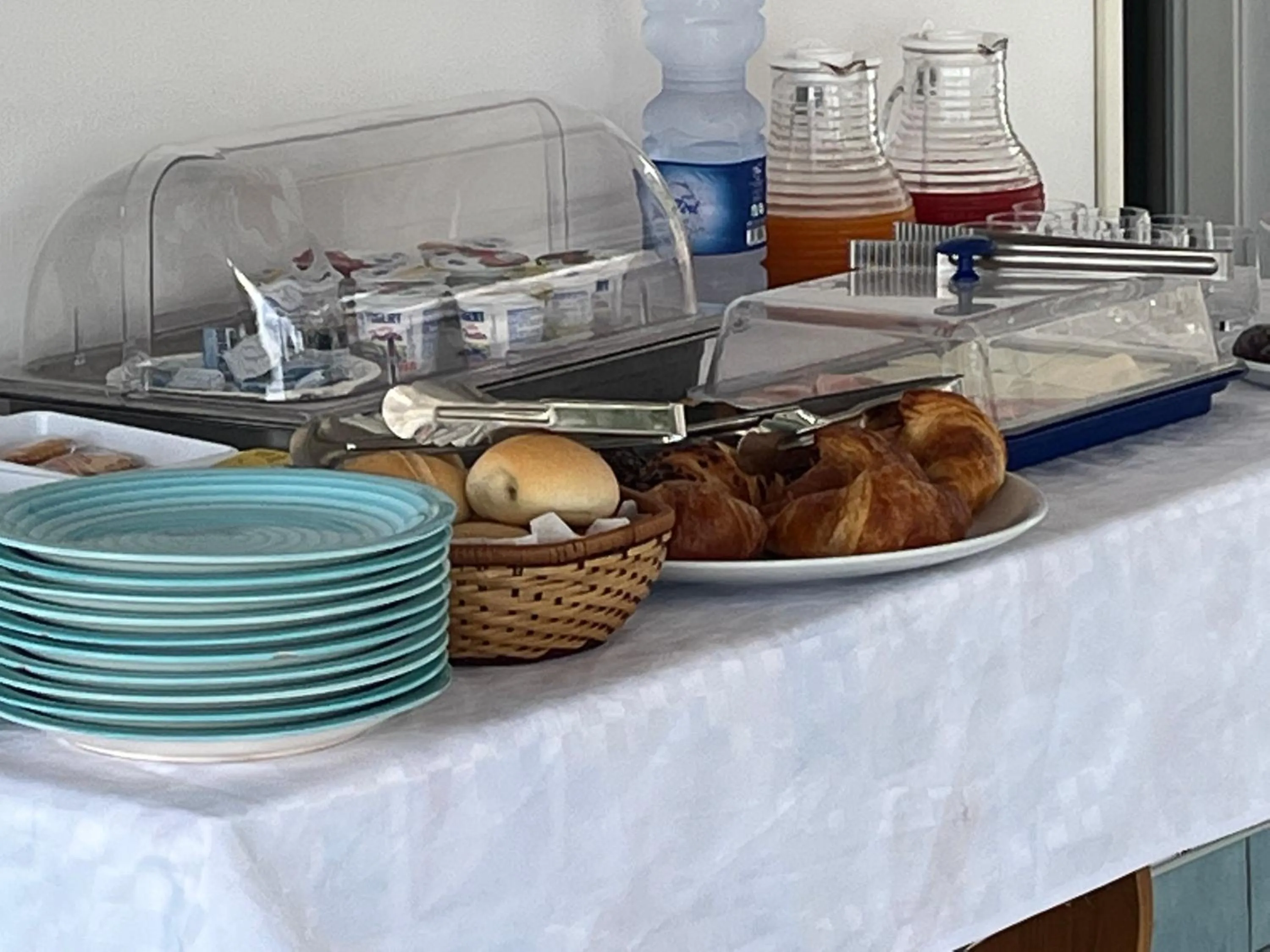 Buffet breakfast in Miriasol Bed and Breakfast