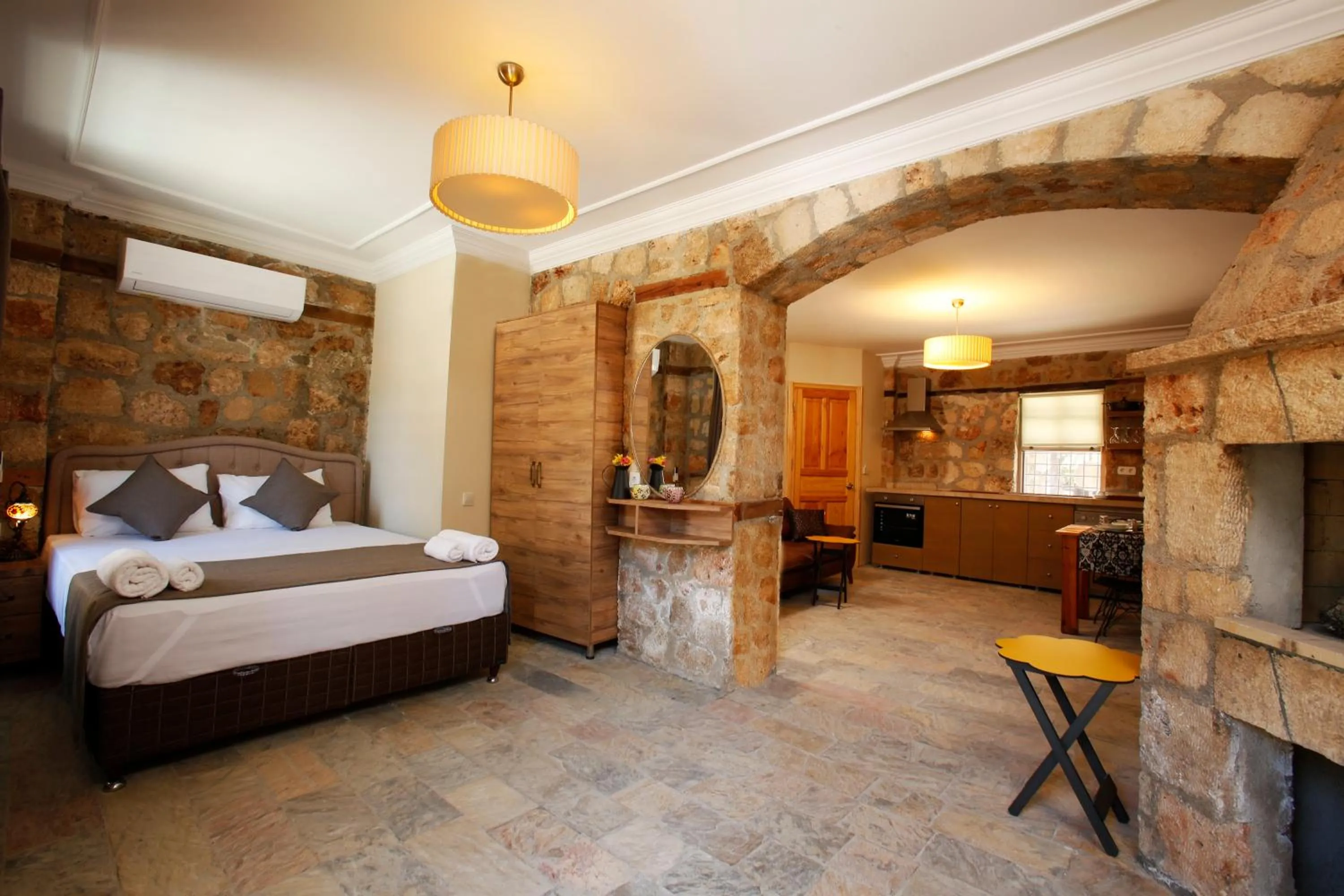 Property building, Bed in Castle Inn Boutique Hotel